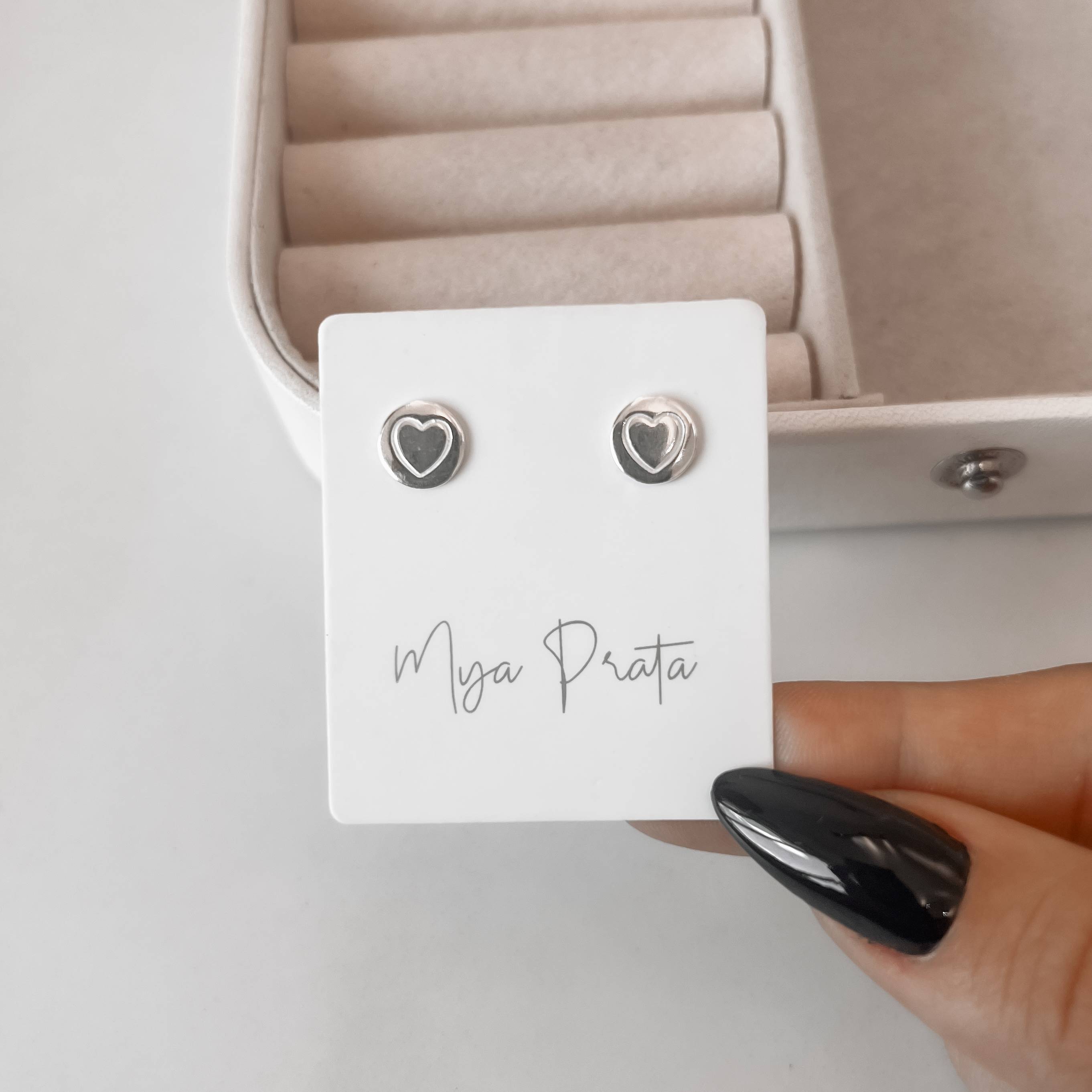 Brinco medalha coração 8mm