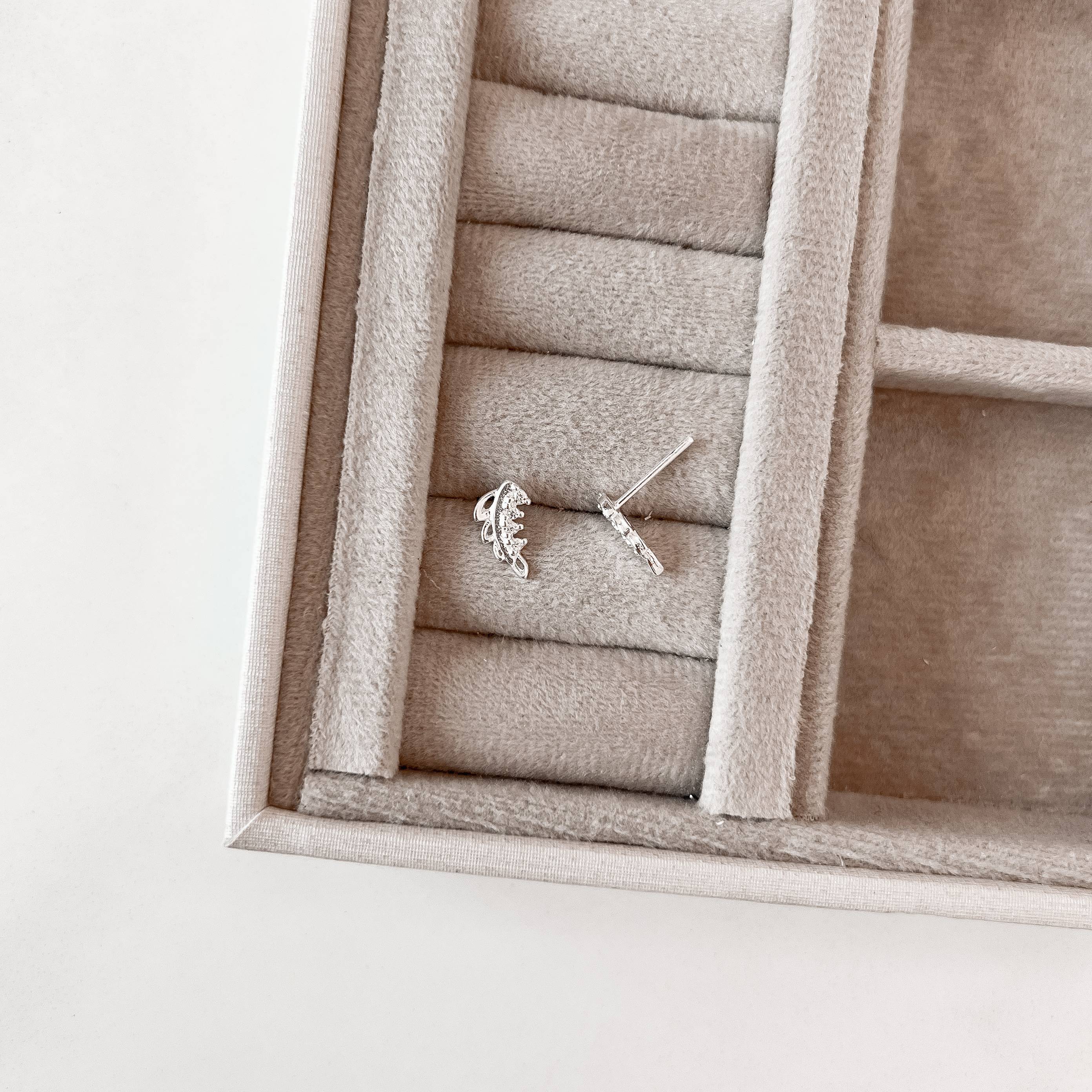 Imagem Brinco hera com zircônias 11mm