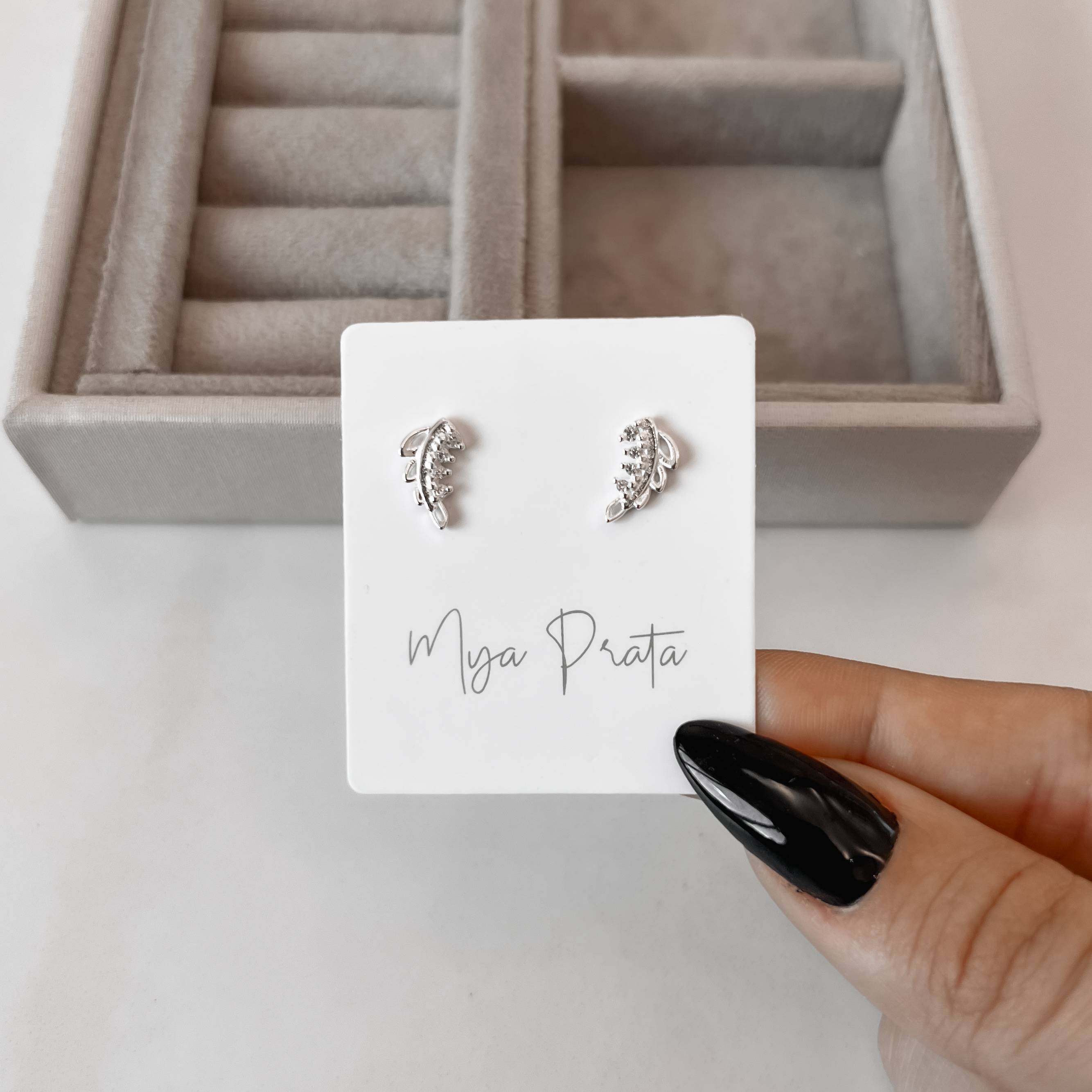 Imagem Secundária Brinco hera com zircônias 11mm