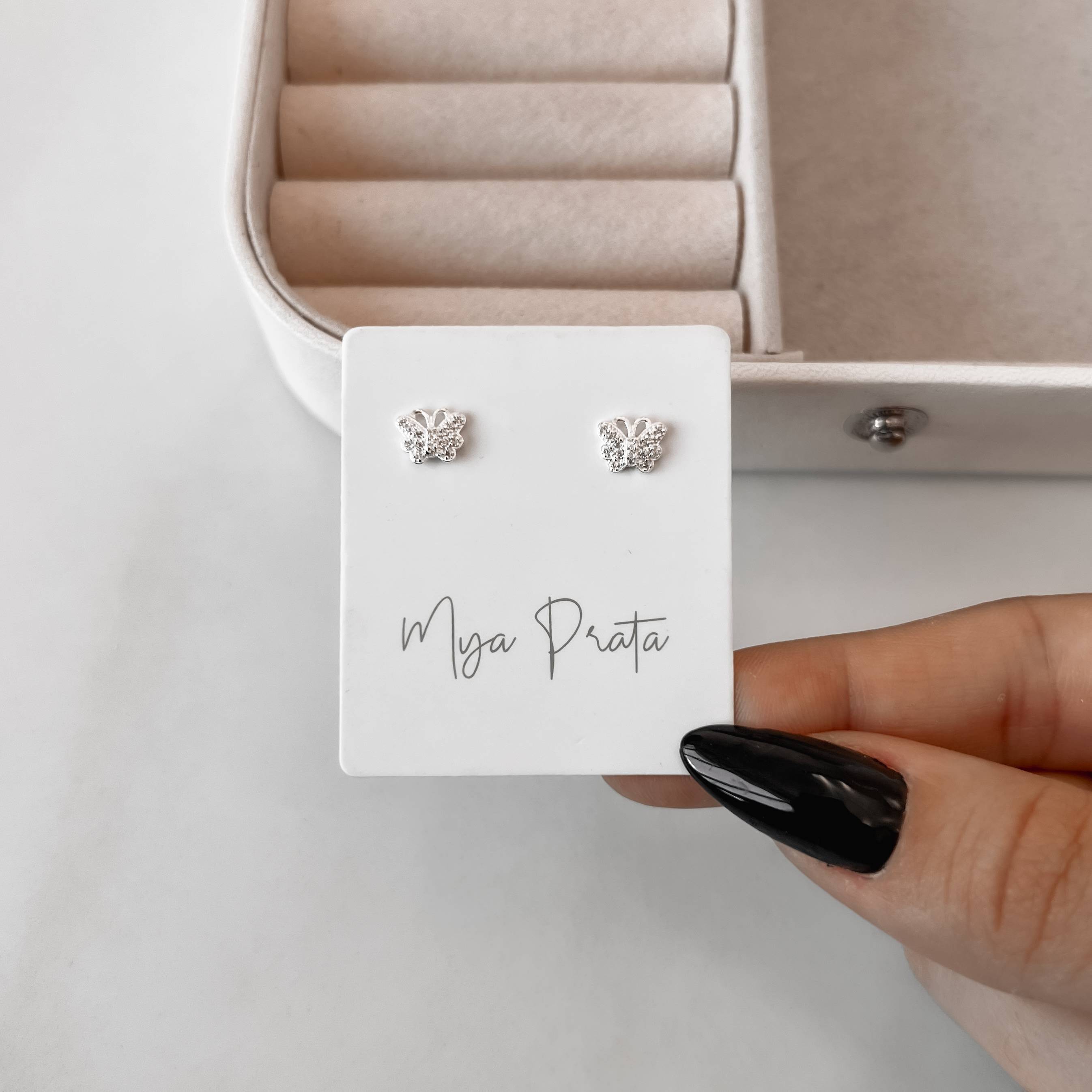 Imagem Brinco borboleta cravejada 7mm