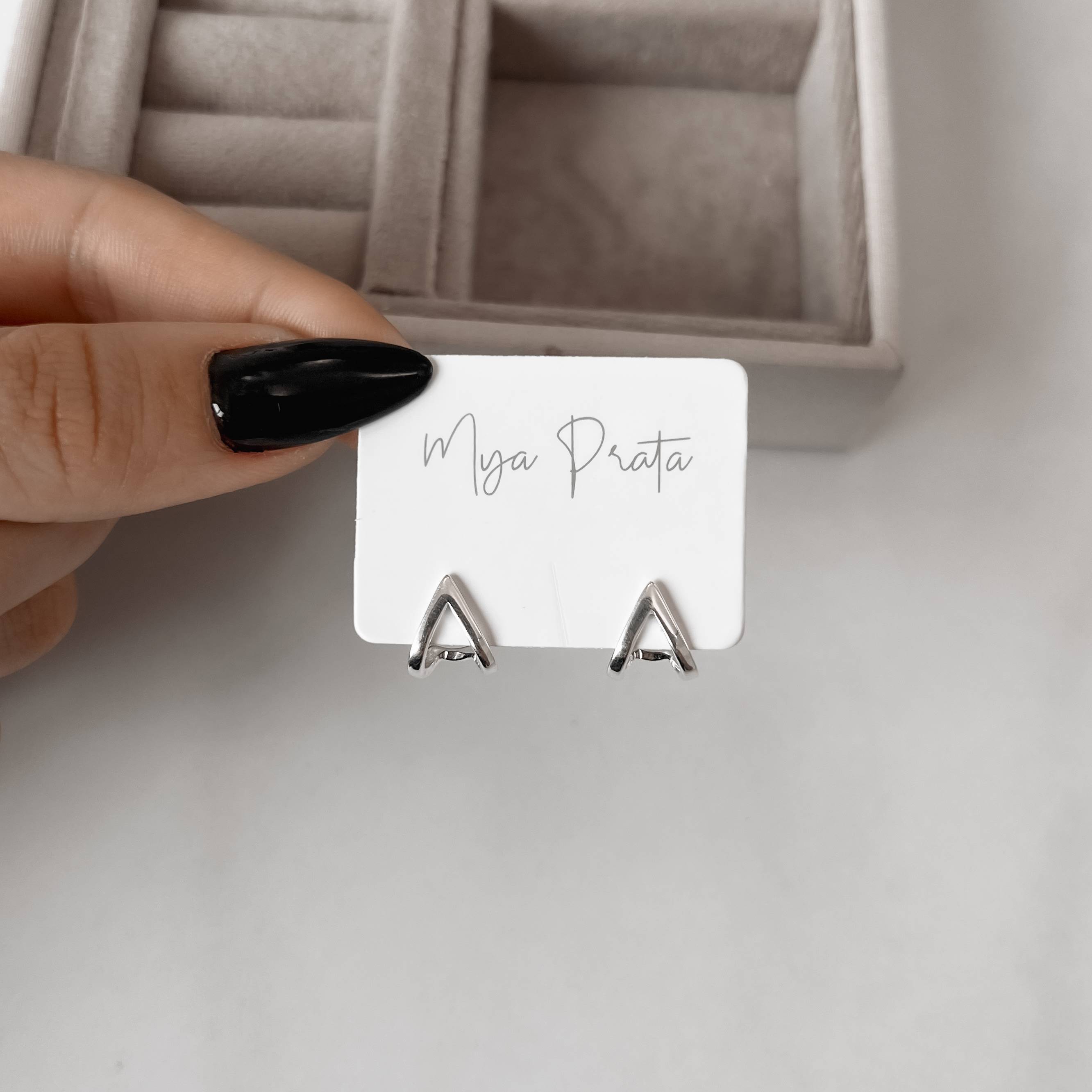 Imagem Secundária Brinco gota vazada 10mm