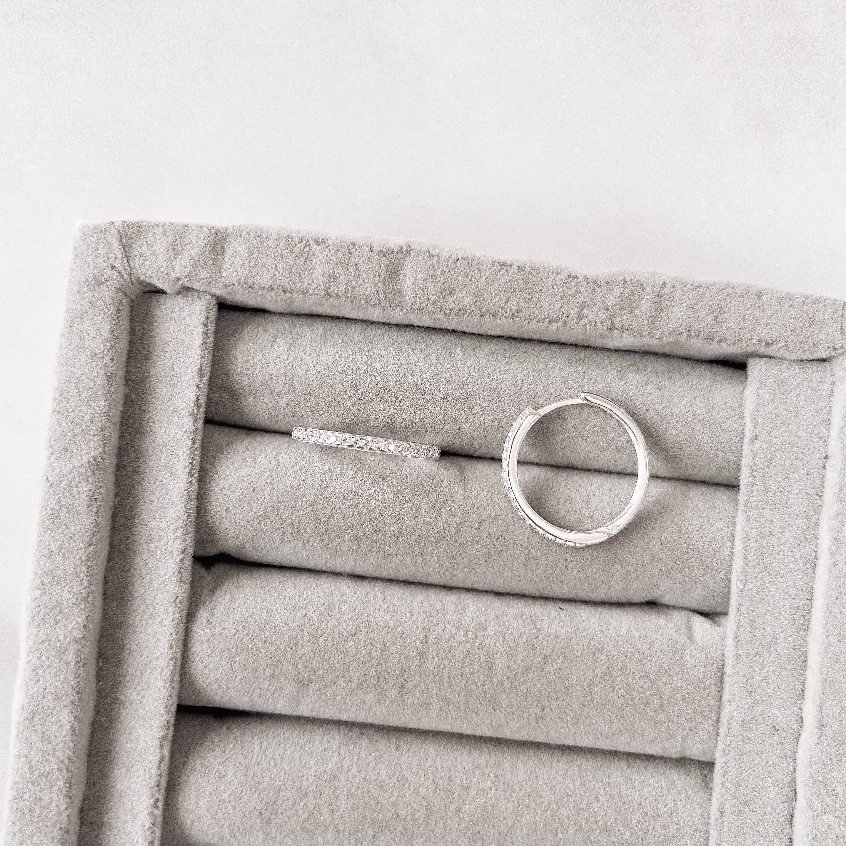 Imagem Secundária Argola click 20mm cravejada