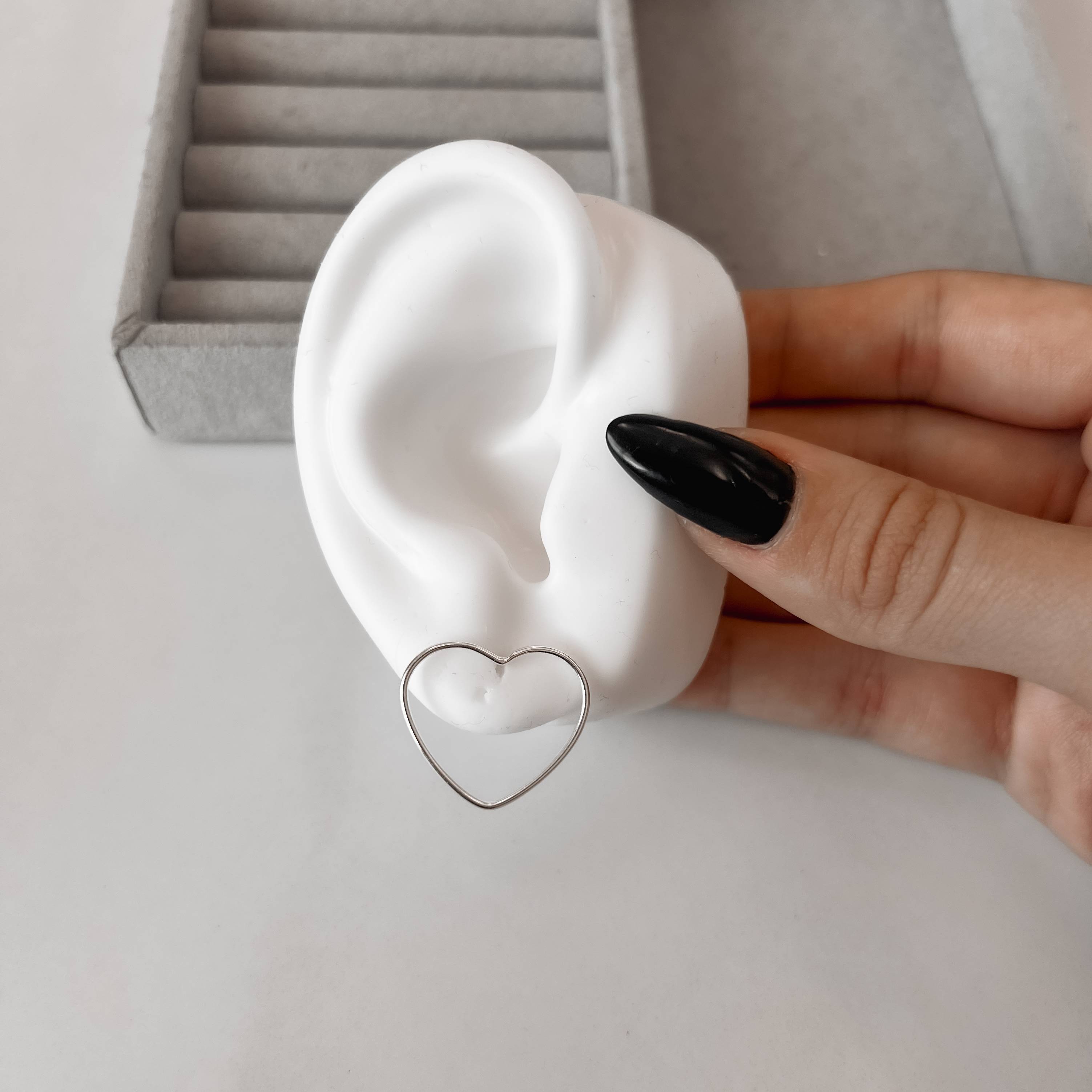 Imagem Secundária Brinco coração vazado 22mm