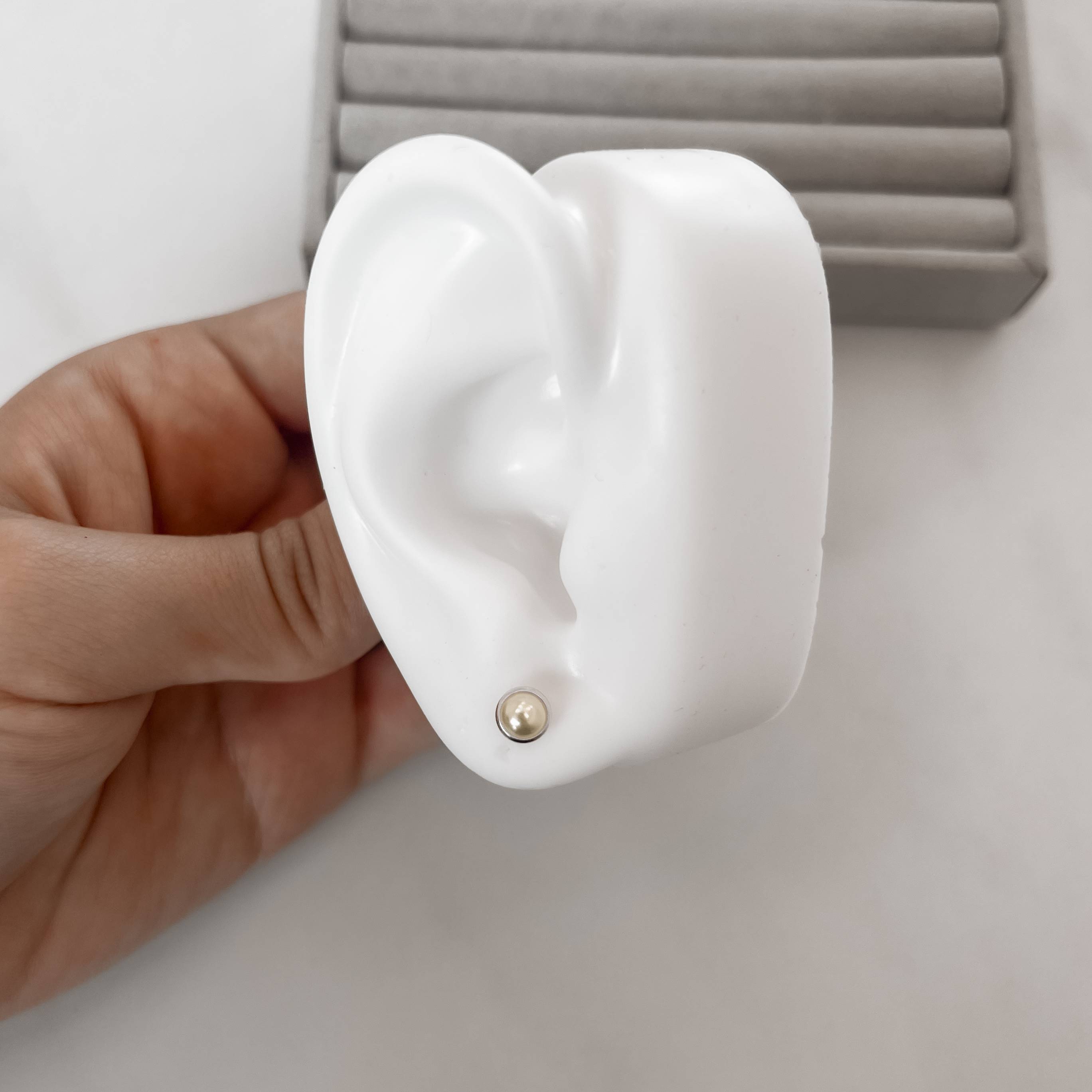 Imagem Brinco meia pérola 5mm