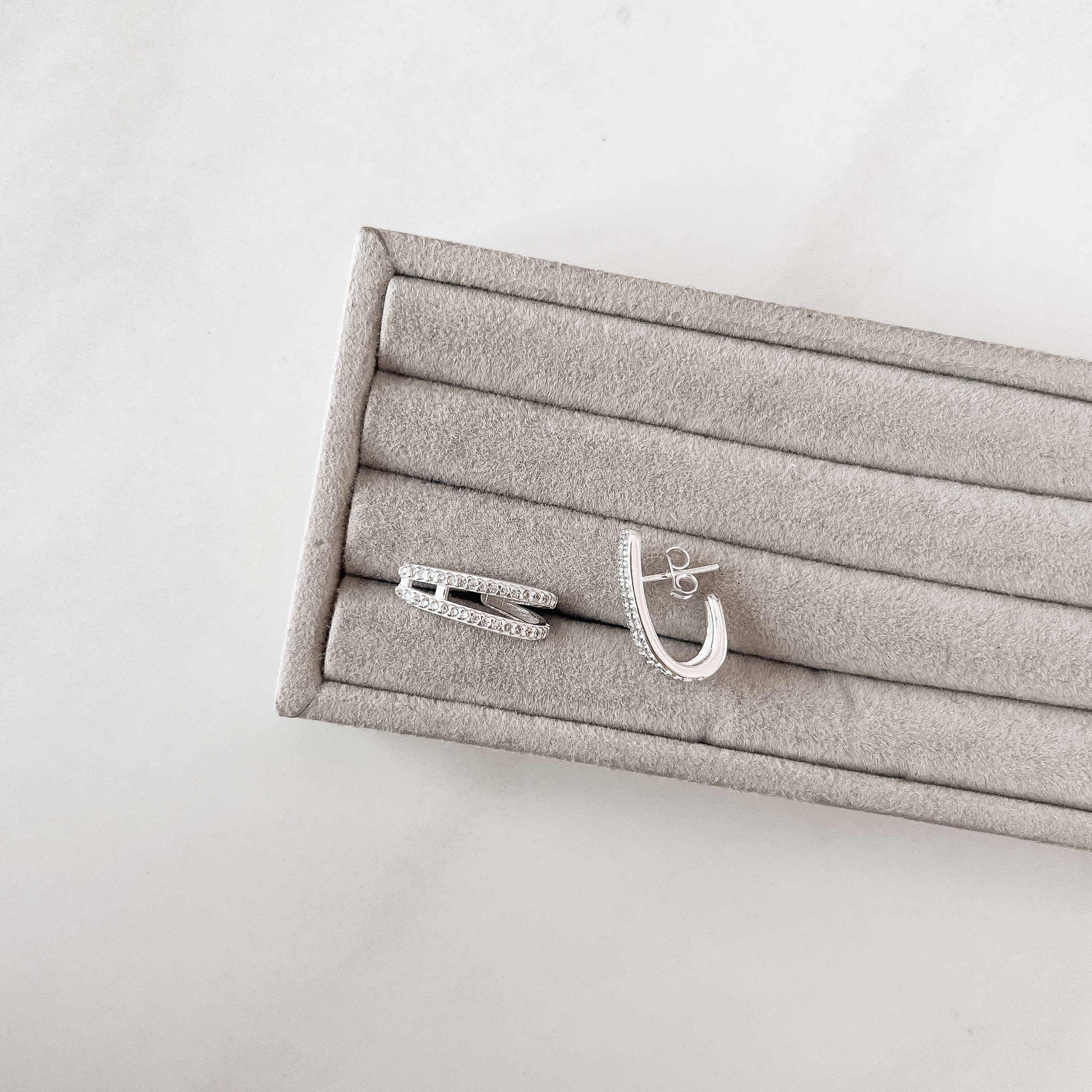 Imagem Argola oval 2 fios cravejados 18mm tarraxa