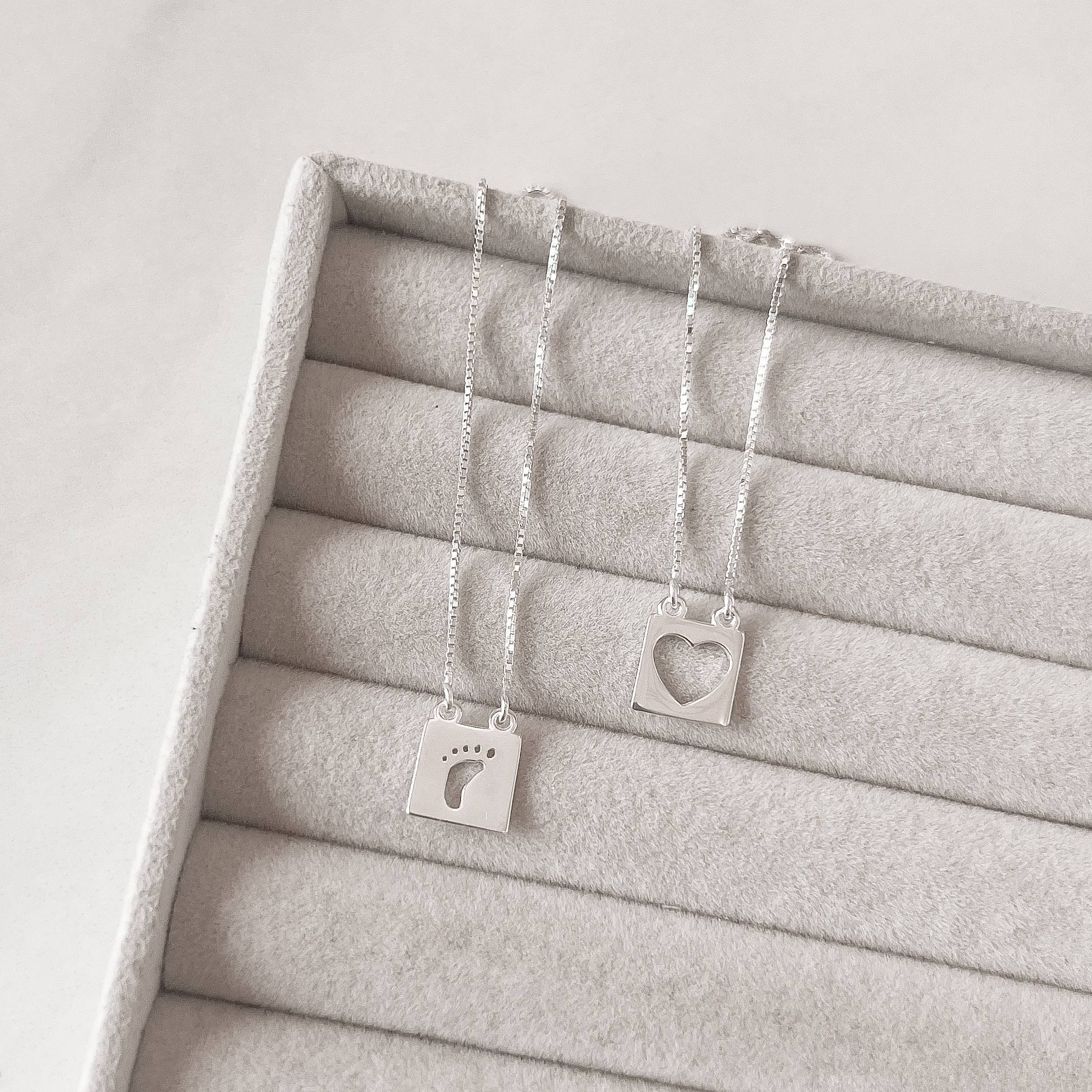 Escapulário placas pé e coração vazado v15 60cm