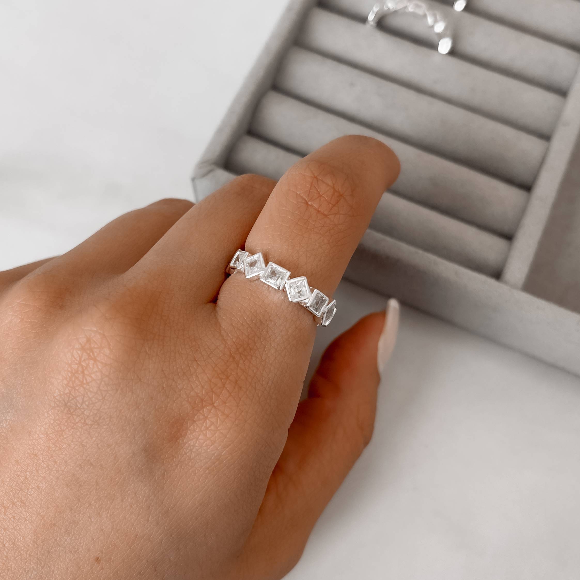 Anel zircônias losango e quadrada cristal