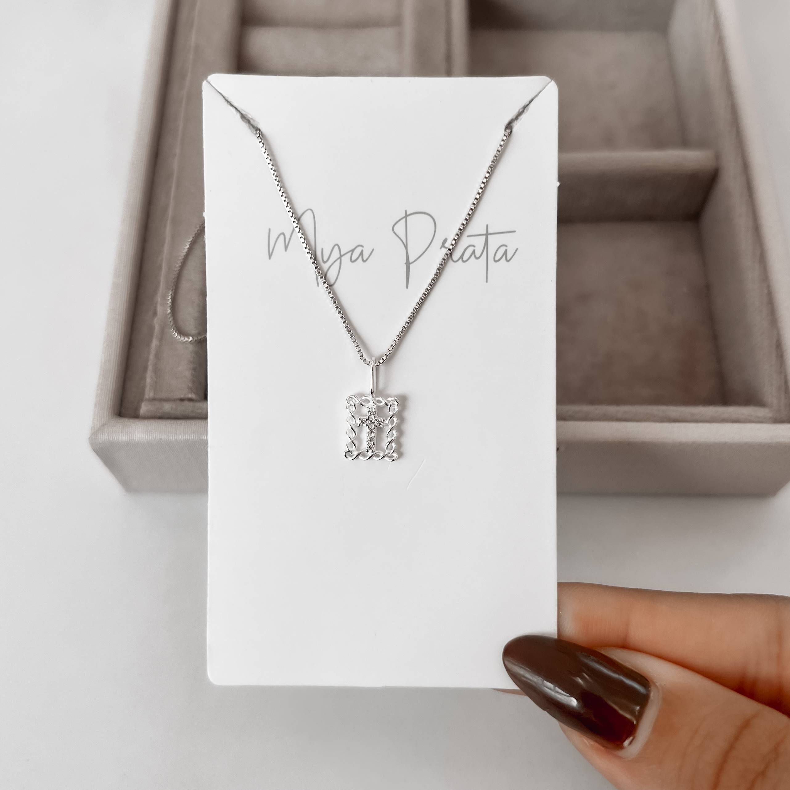 Colar pingente medalha cruz cravejada 13mm 45cm