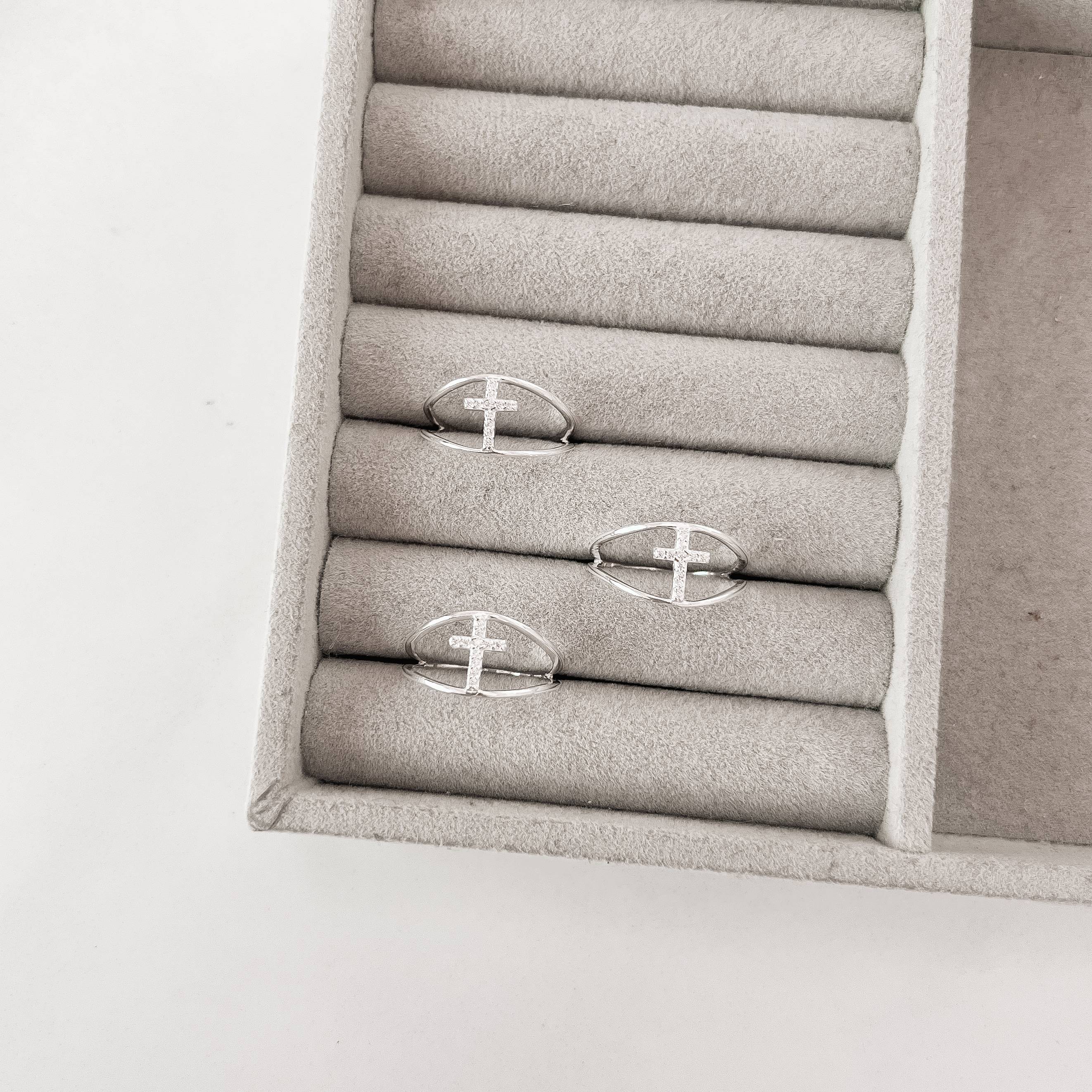 Anel 2 fios com cruz cravejada