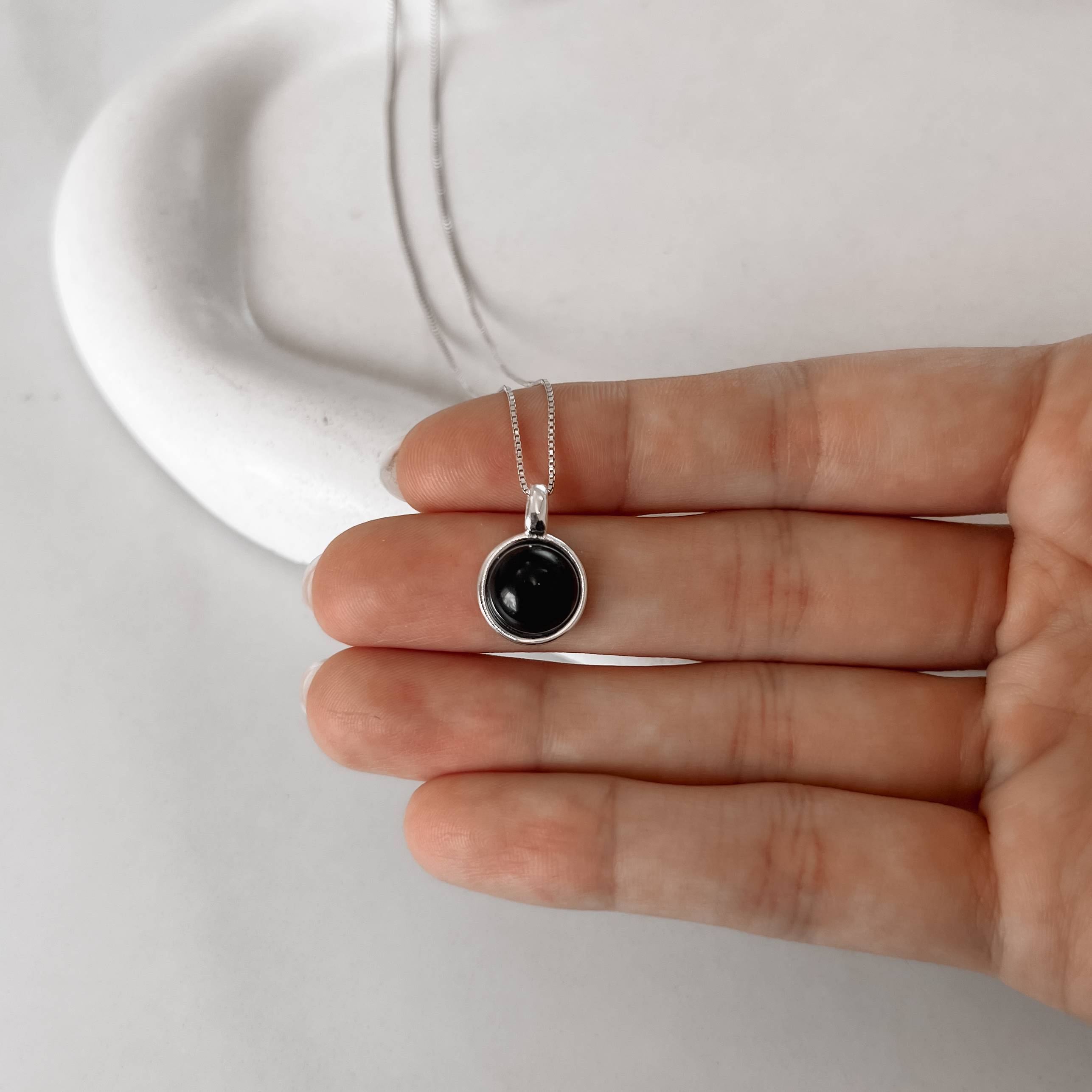 Imagem Secundária Colar pingente pedra ônix 12mm 45cm