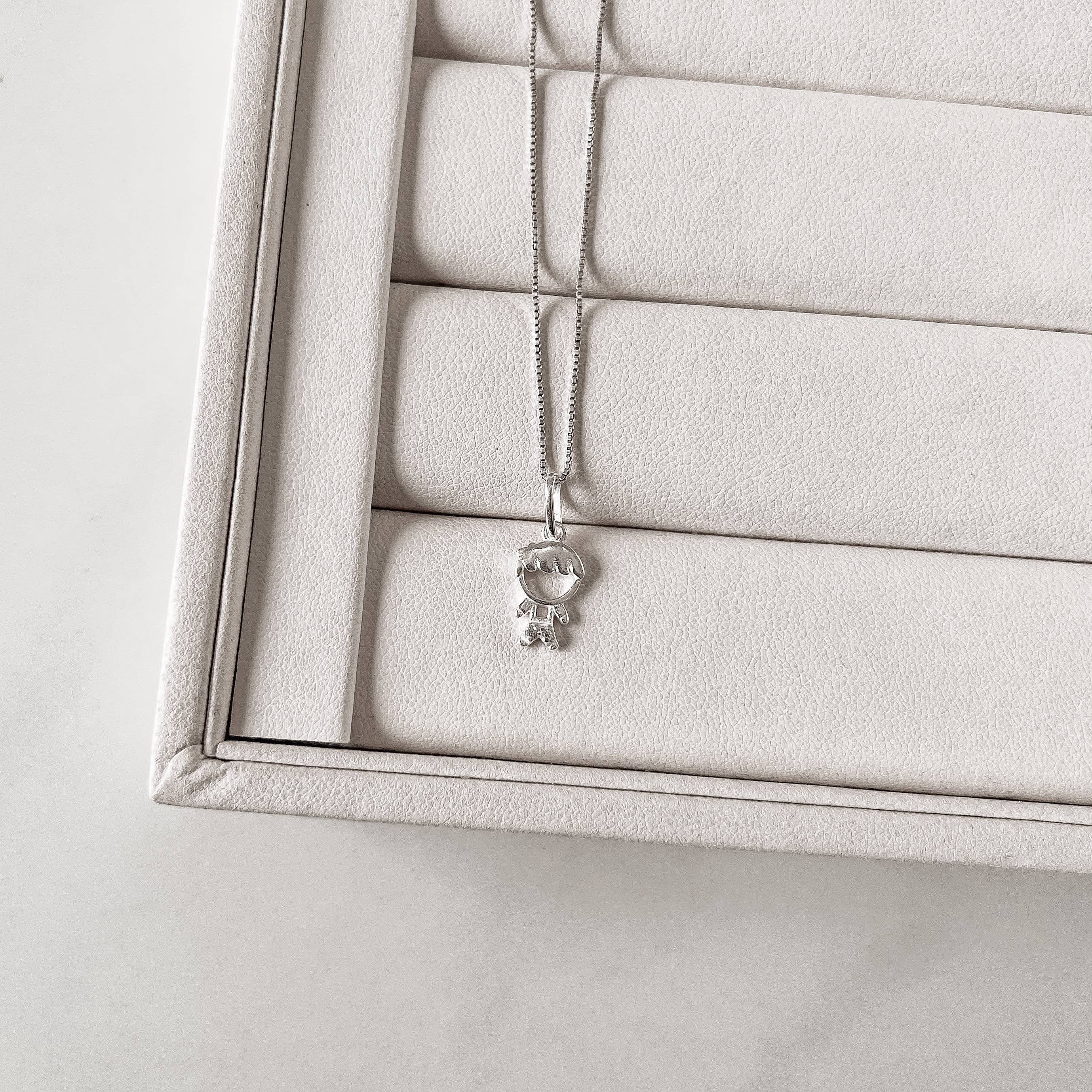 Imagem Secundária Colar pingente menino detalhe zircônias 11mm 45cm