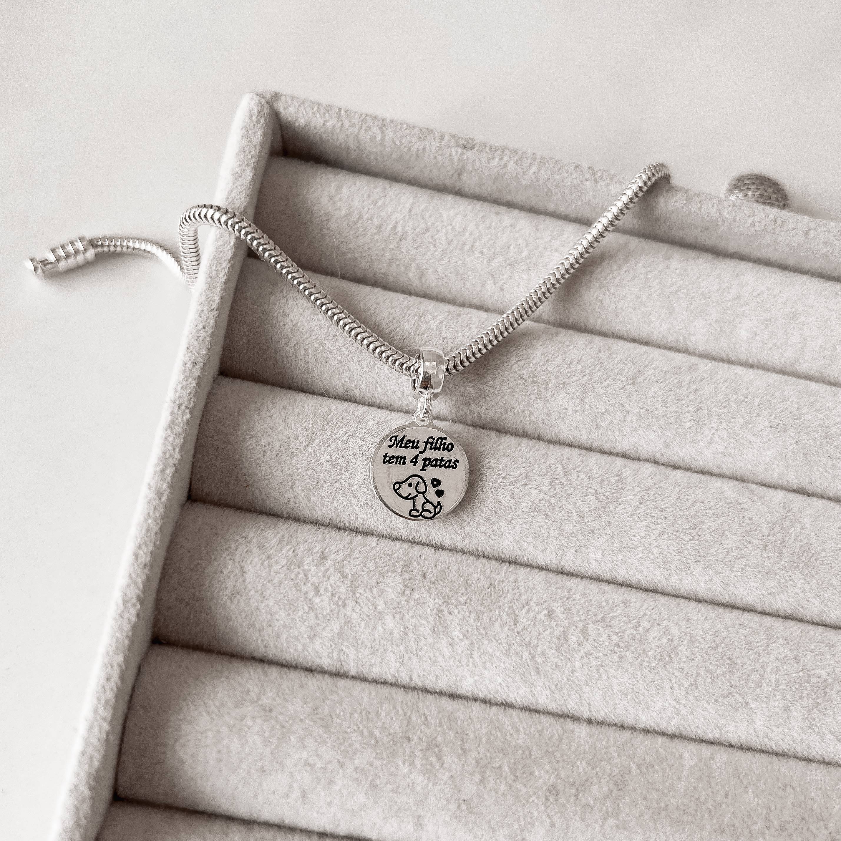 Berloque pingente medalha Meu filho tem 4 patas Cachorro resina 12mm
