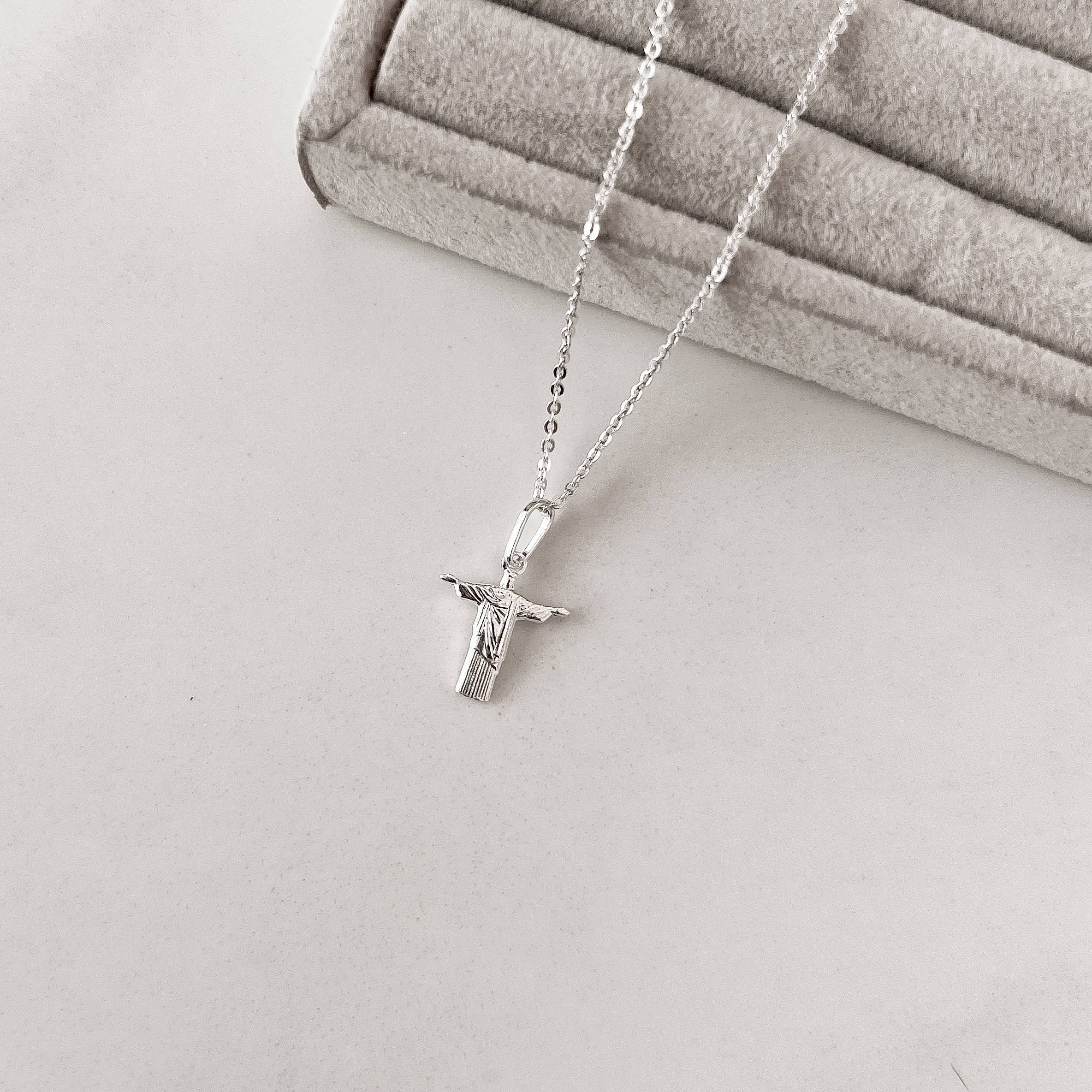 Colar pingente Cristo 12mm corrente cadeadinho 45cm