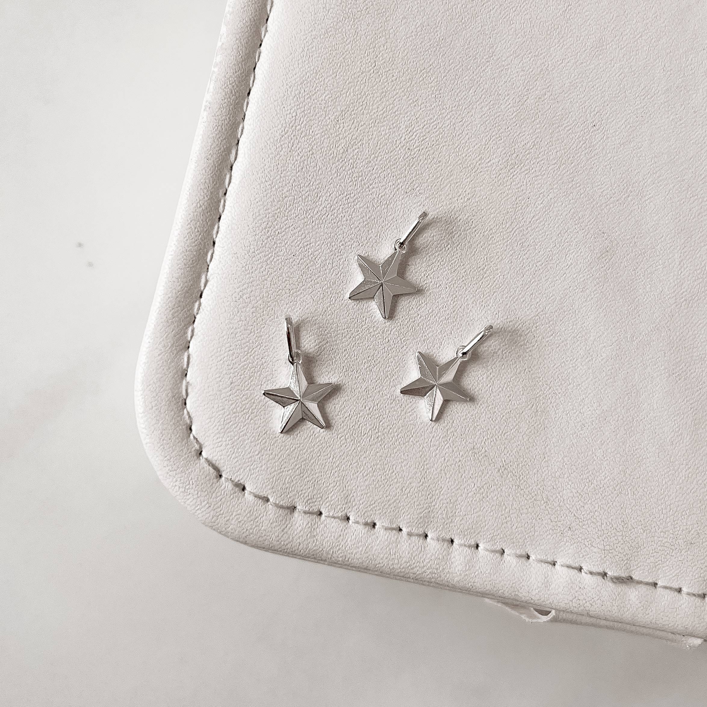 Pingente estrela vinco 12mm