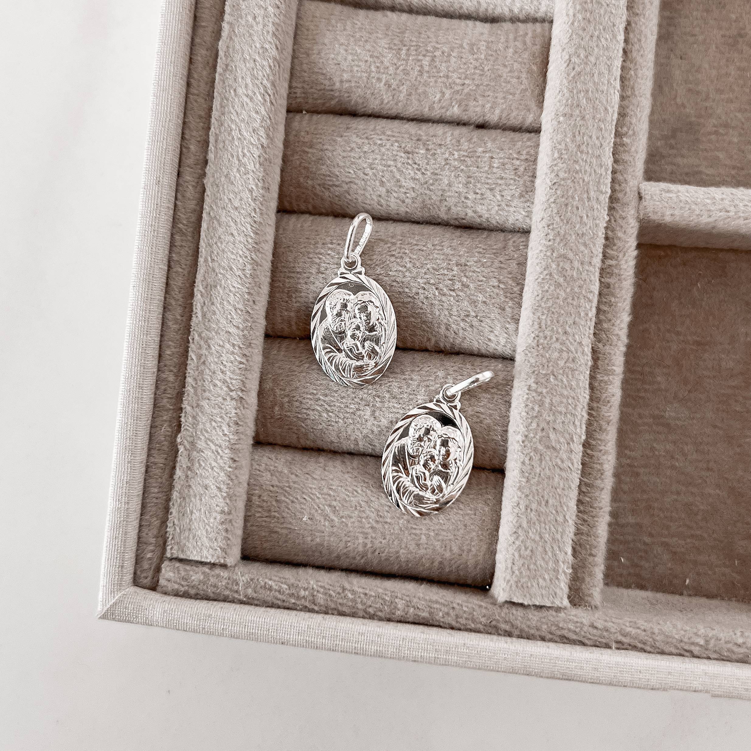 Pingente medalha oval Sagrada Família 18mm