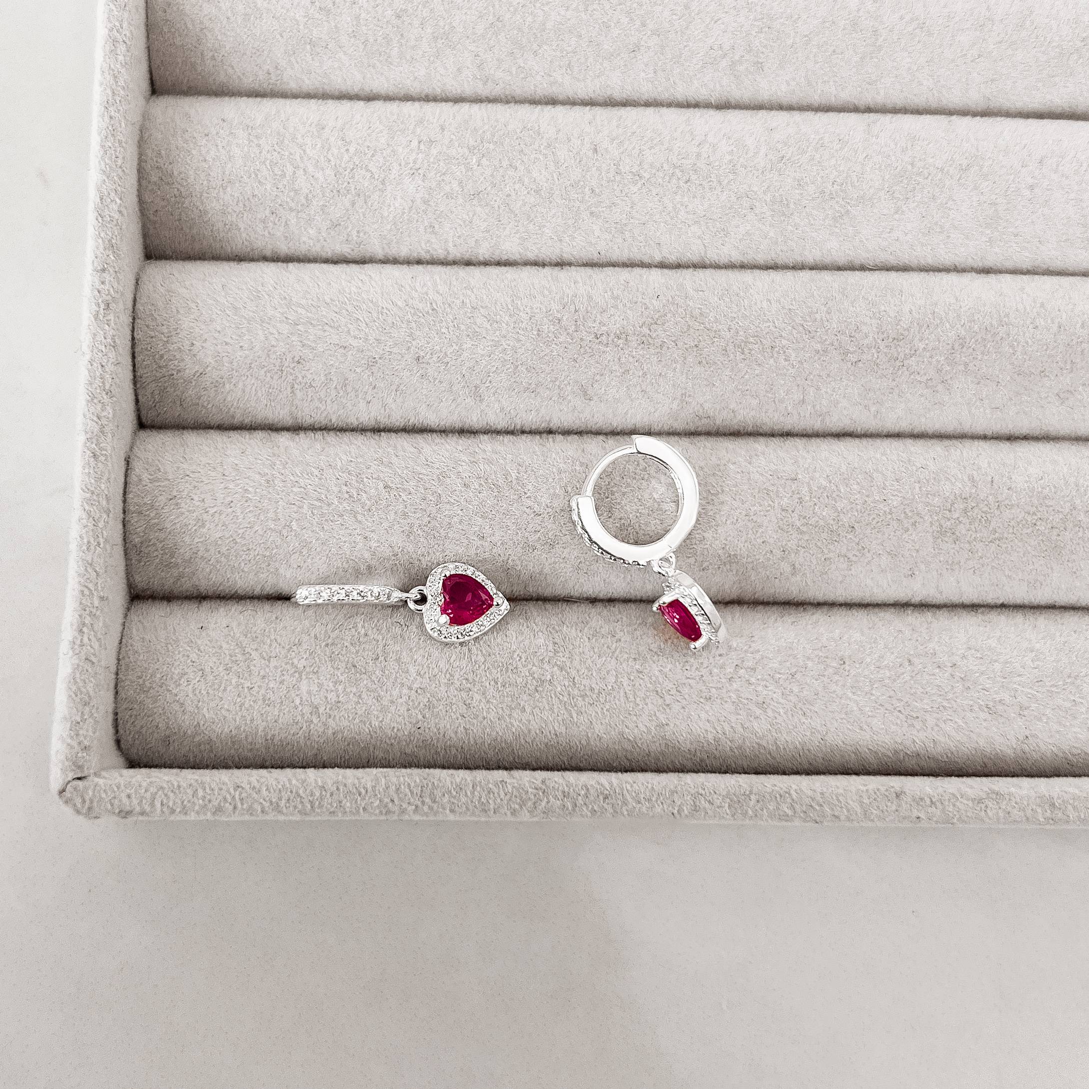 Argola click cravejada 11mm pingente zircônia coração cereja