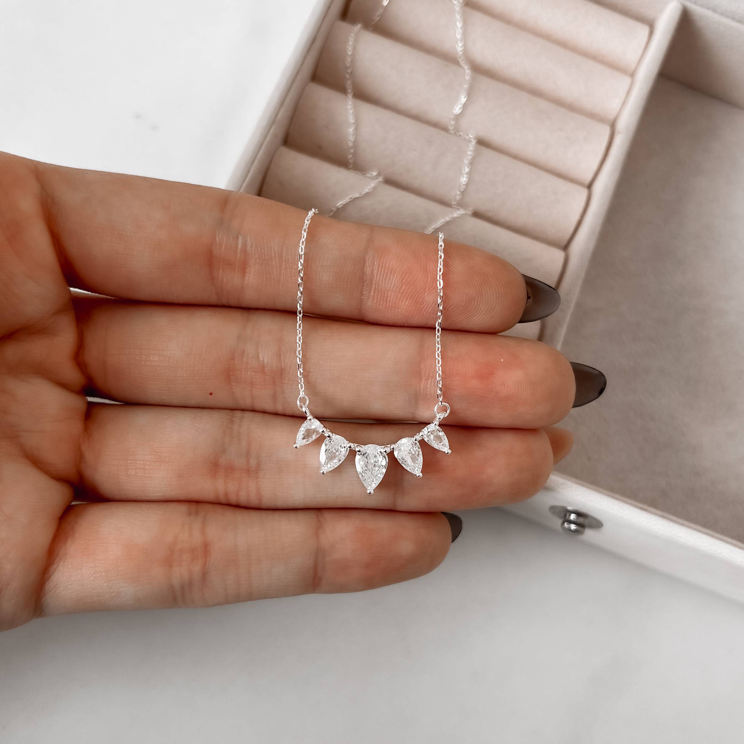 Imagem Colar entremeio zircônias gota 24mm 40+5cm