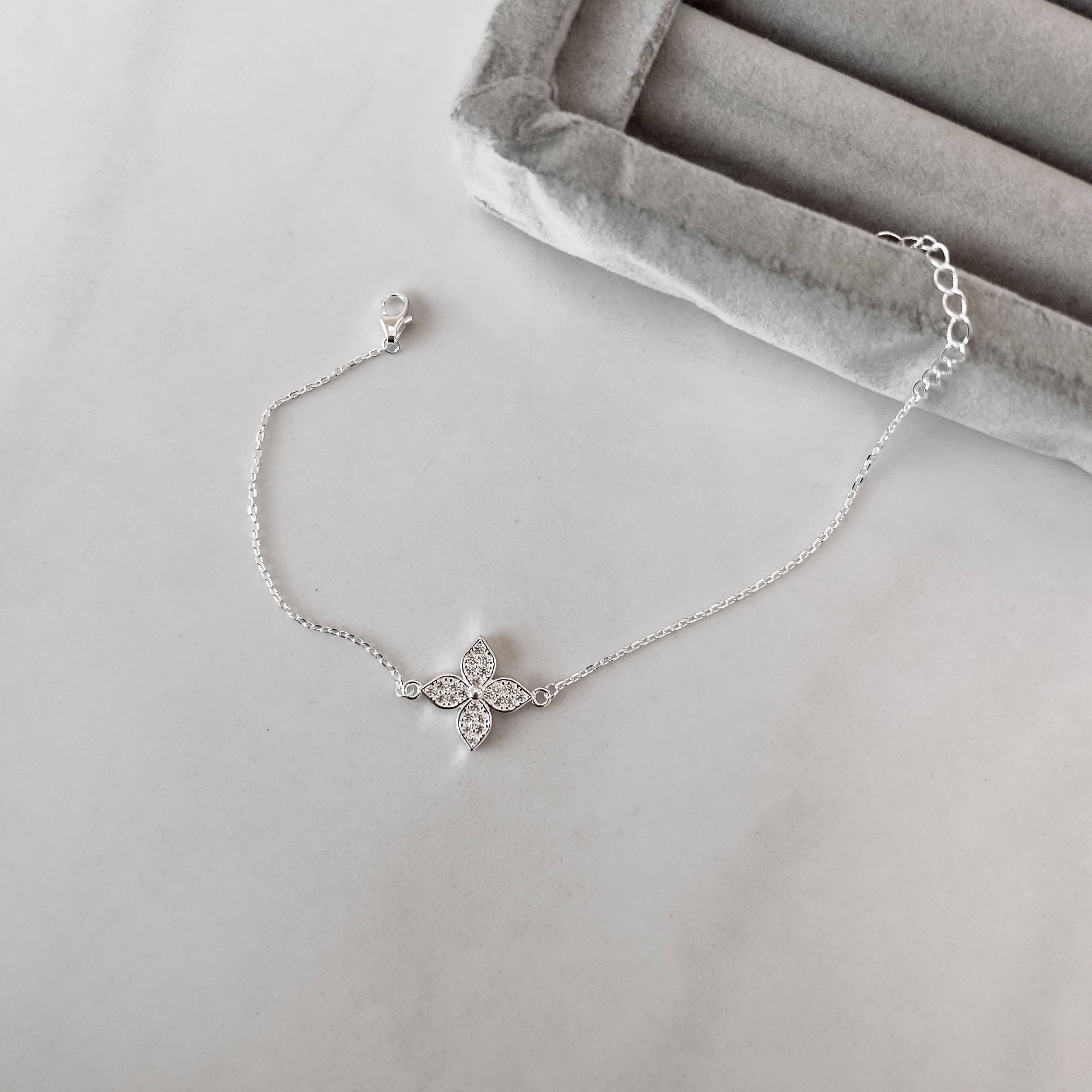 Pulseira entremeio flor cravejada 15mm