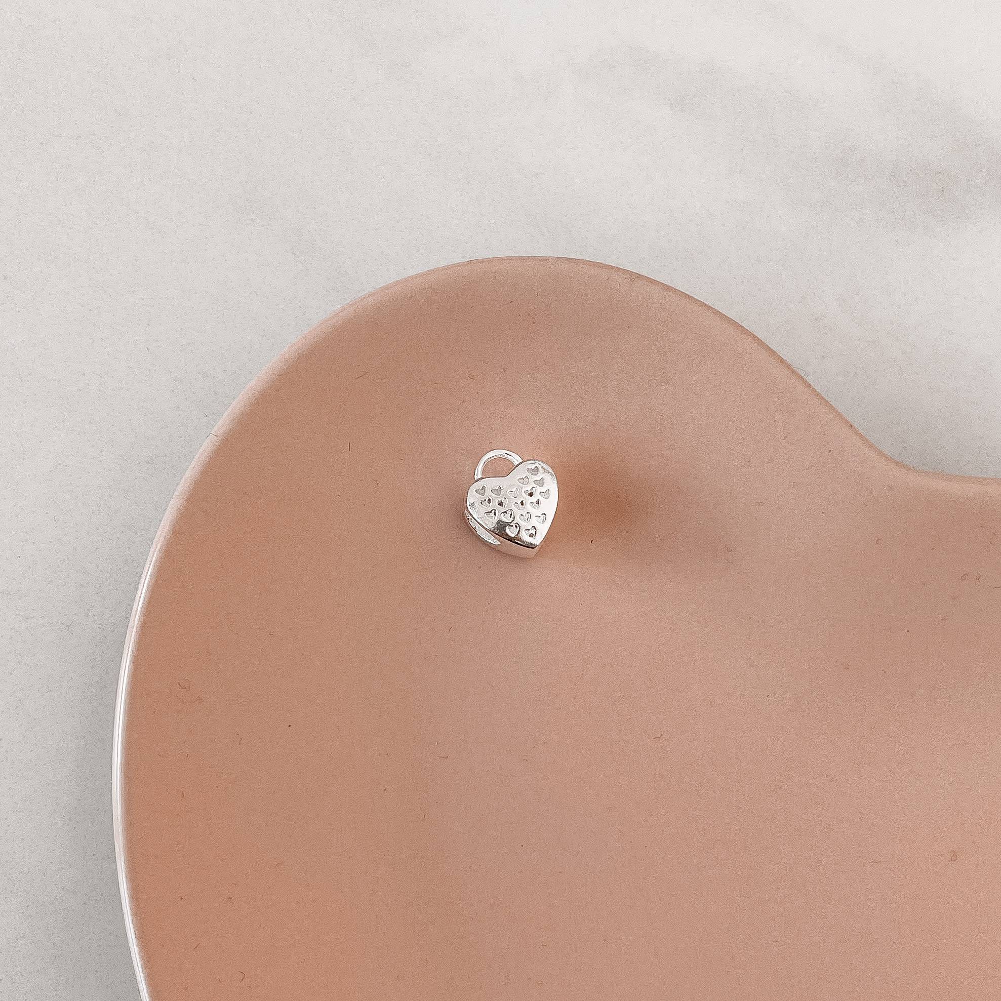 Berloque separador cadeado coração cravejado 3D 12mm