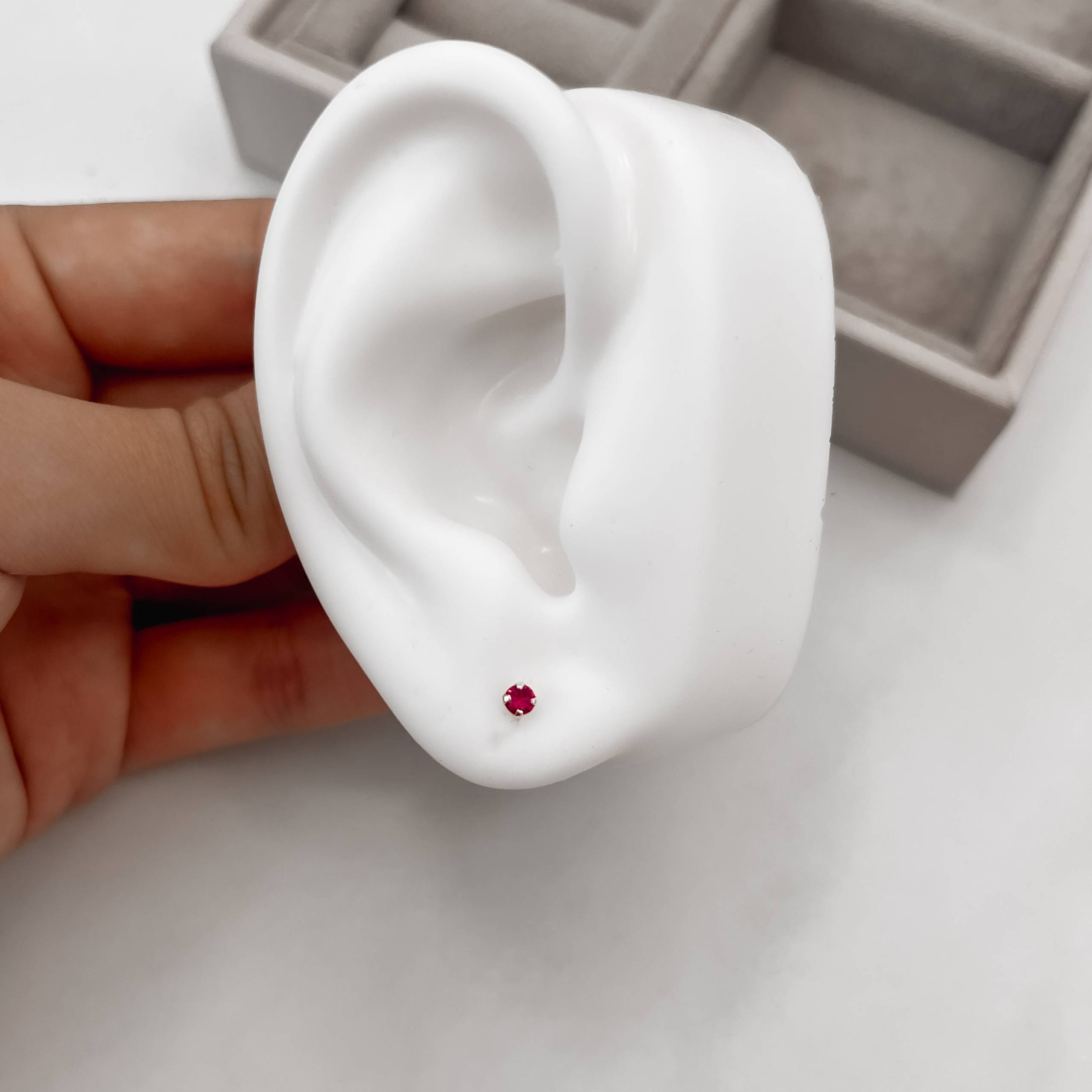 Imagem Brinco zircônia redonda cereja 3mm