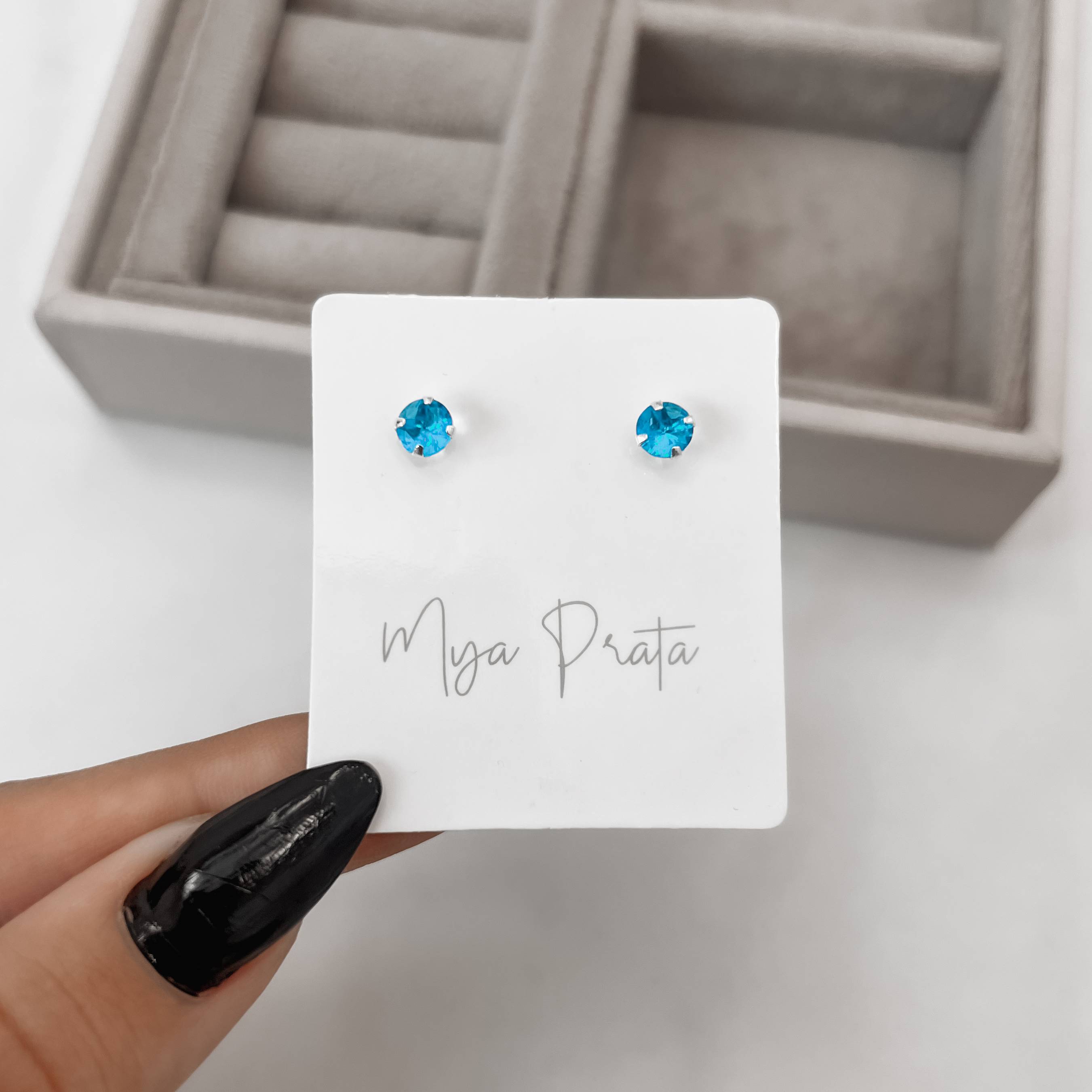 Imagem Brinco zircônia redonda azul 5mm