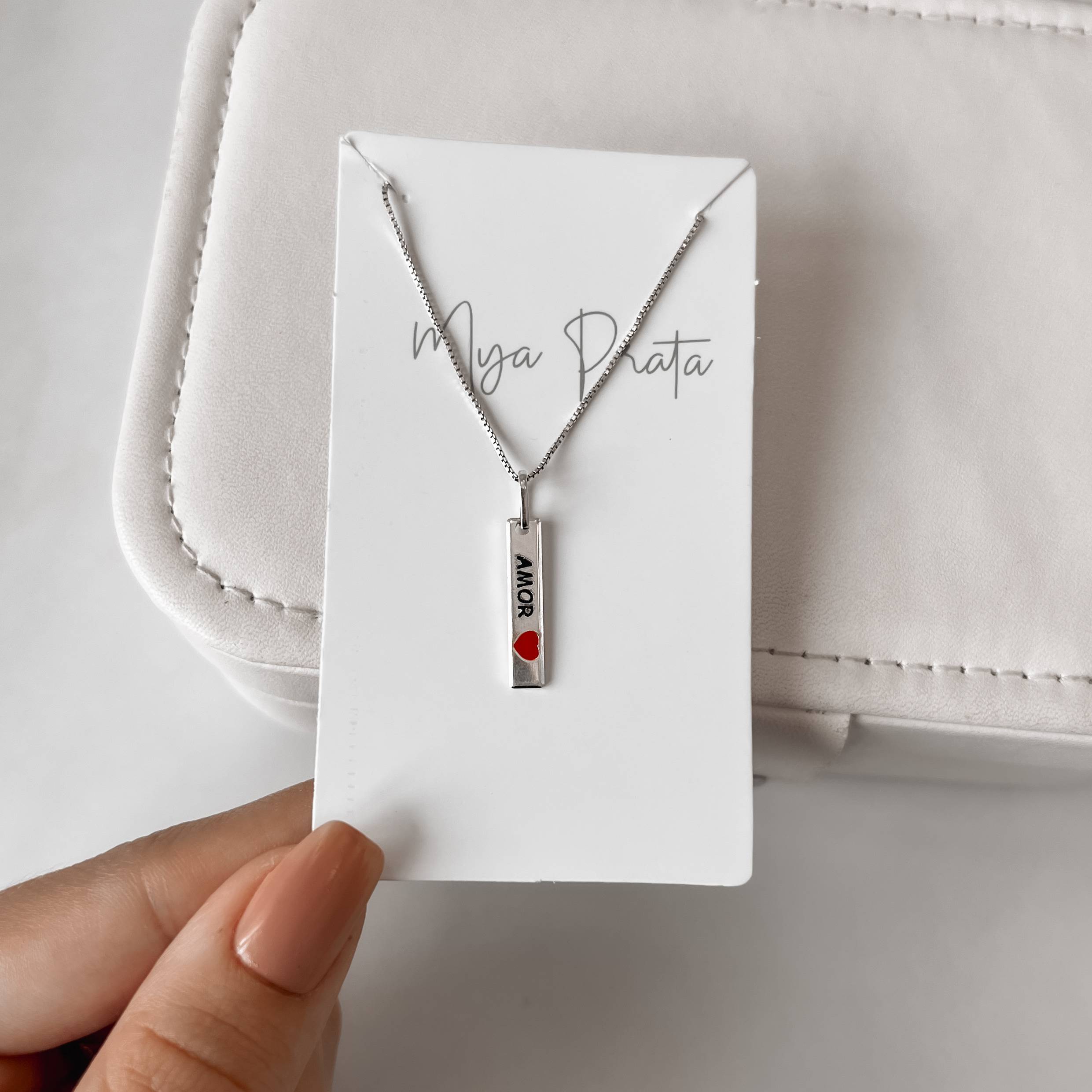 Imagem Secundária Colar pingente placa amor resina 20mm 45cm