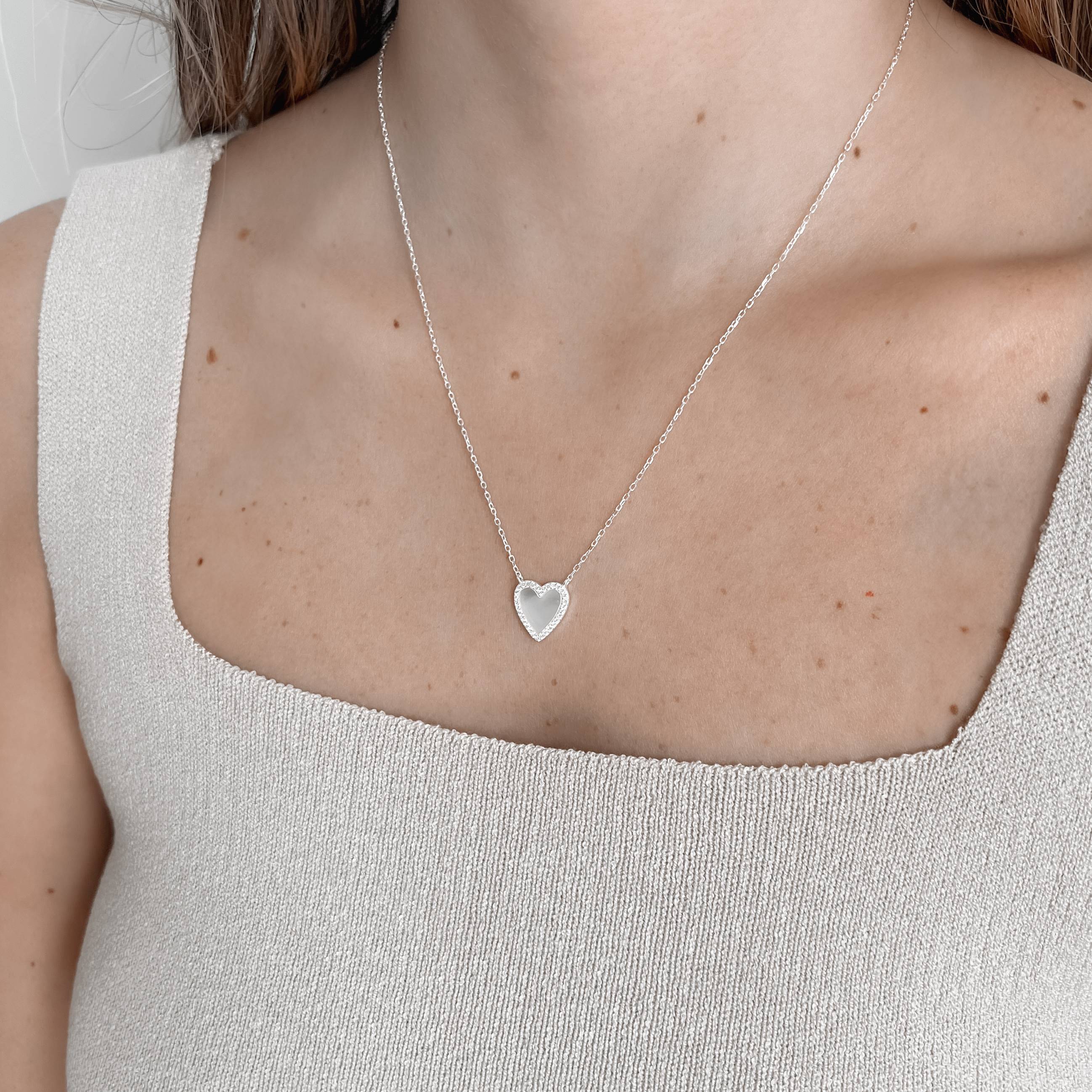 Imagem Secundária Colar coração madrepérola com cravejado 13mm corrente cadeado 45+5cm