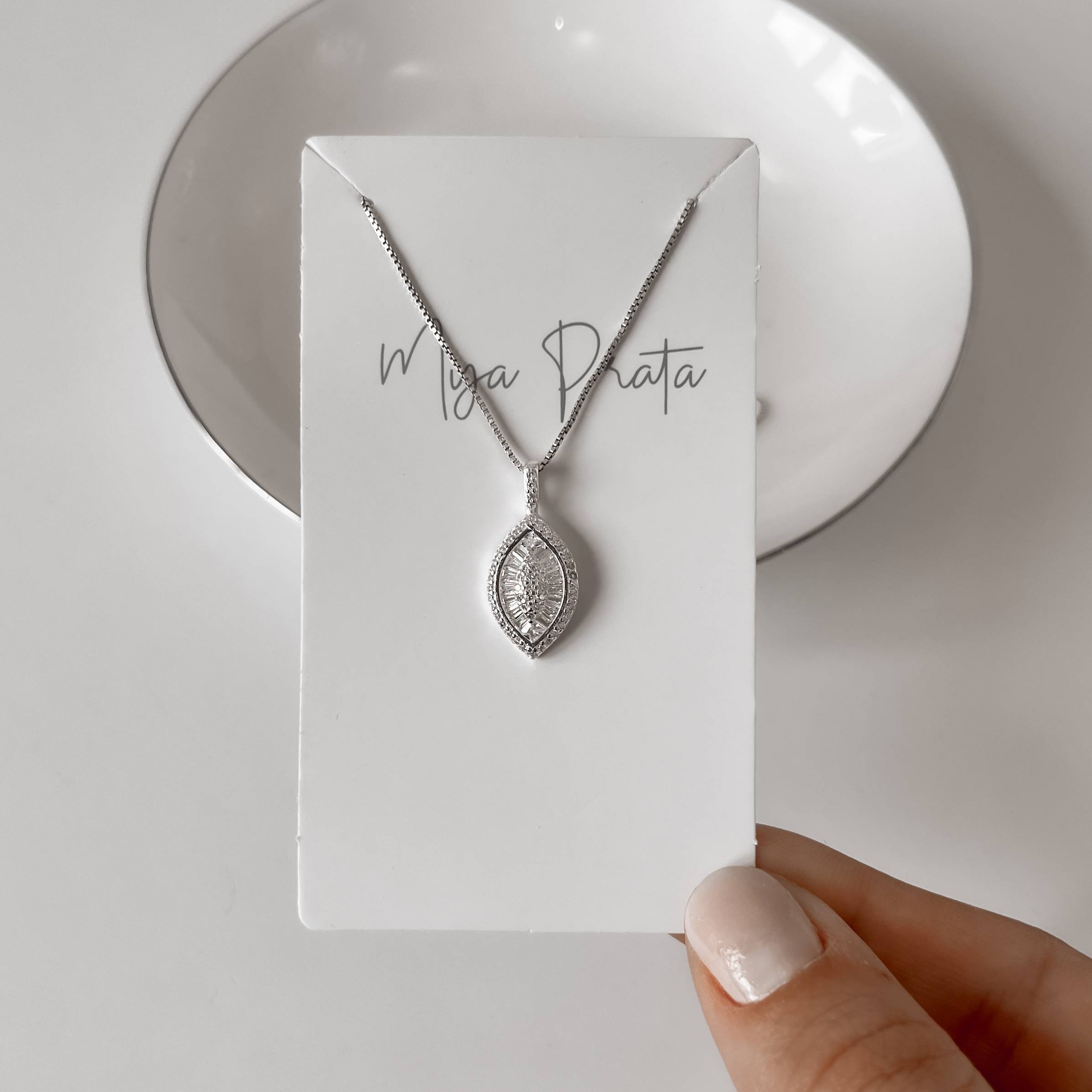 Imagem Secundária Colar pingente folha cravejada 16mm 45cm