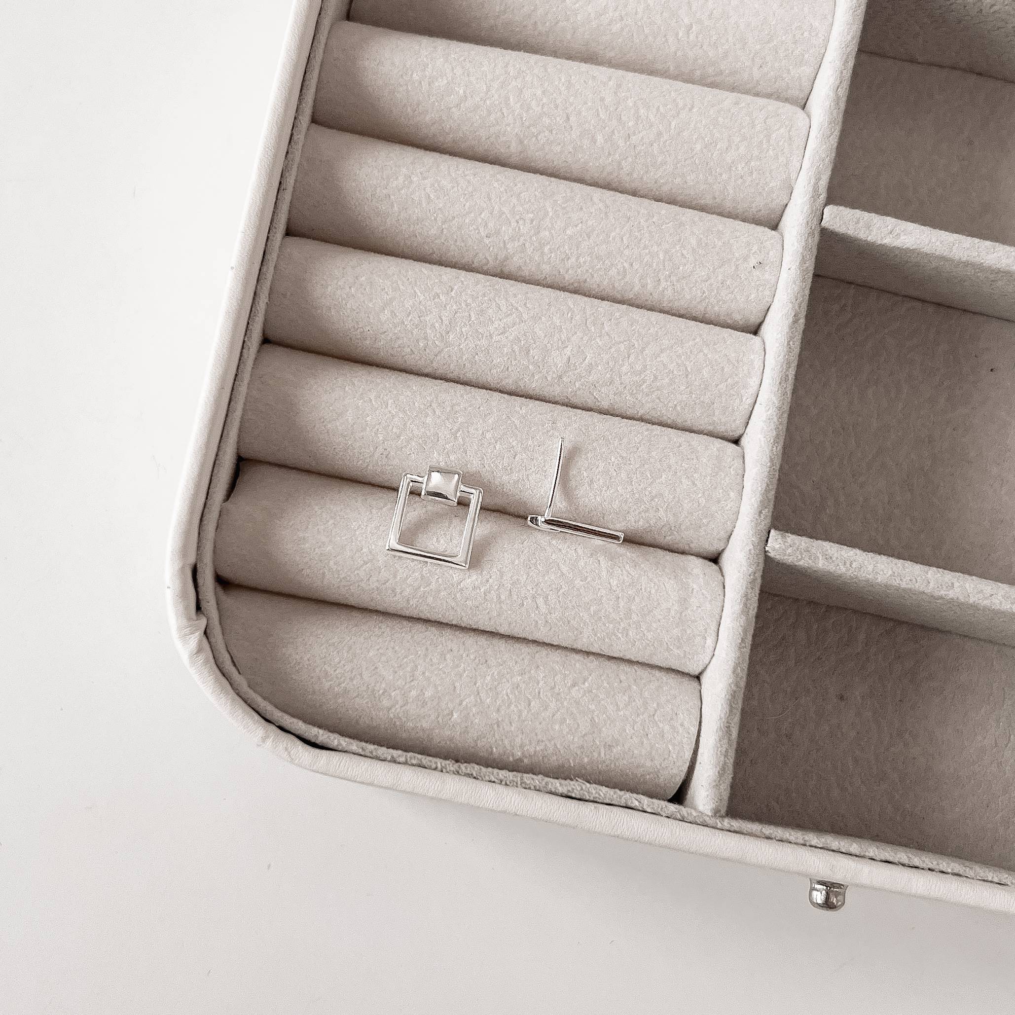 Imagem Brinco quadrado com quadrado vazado 11mm