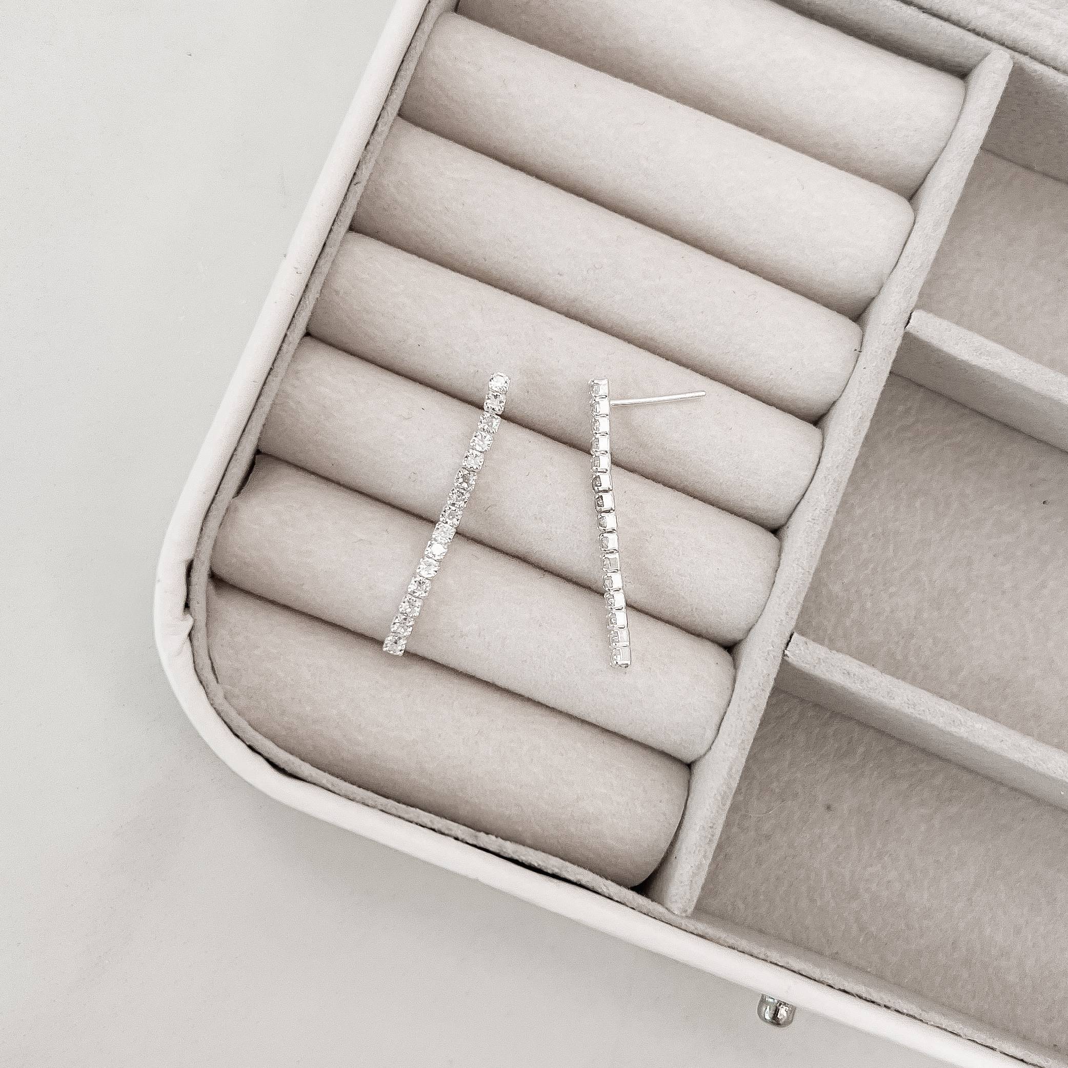 Imagem Brinco fio cravejado 32mm