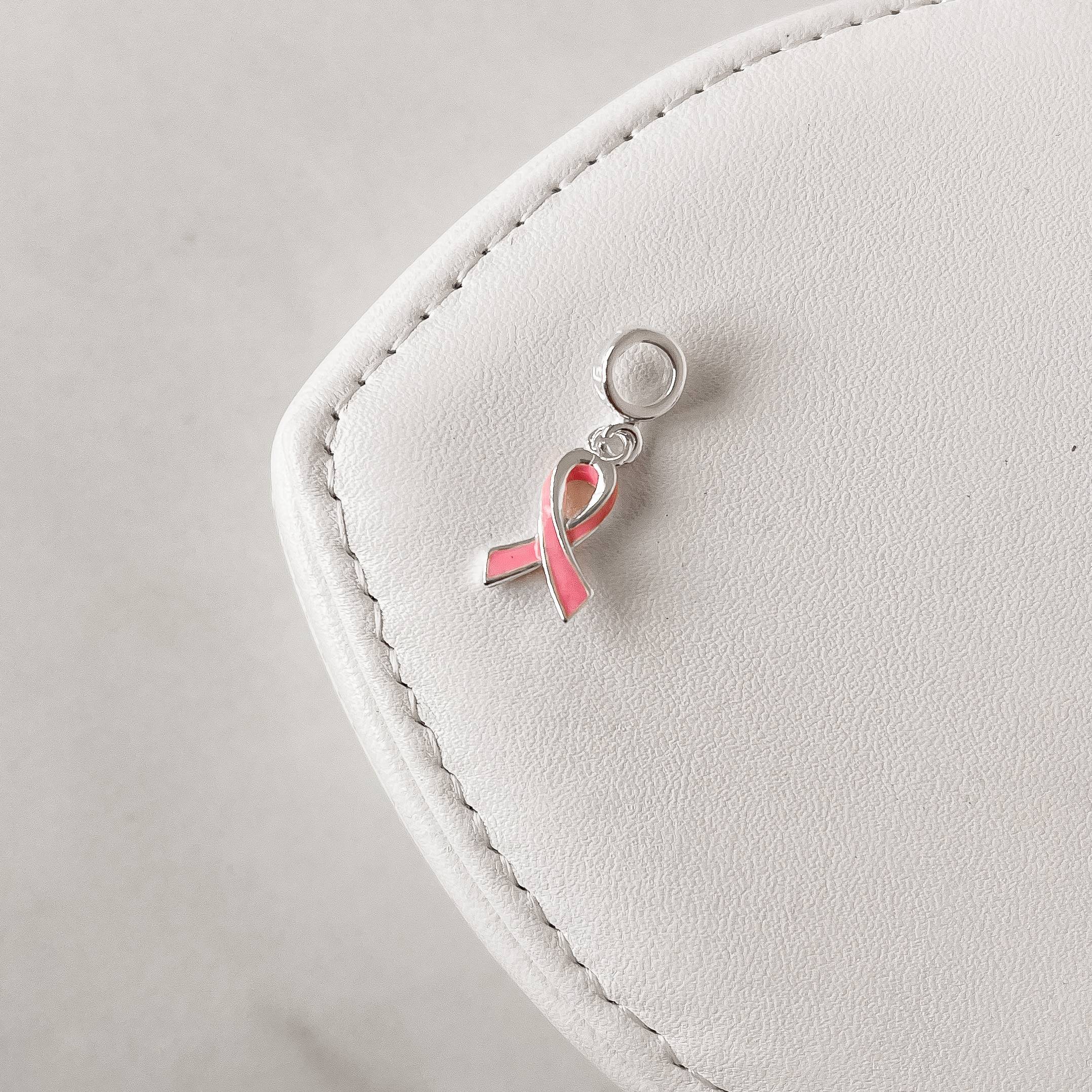 Berloque pingente laço outubro rosa 15mm resina