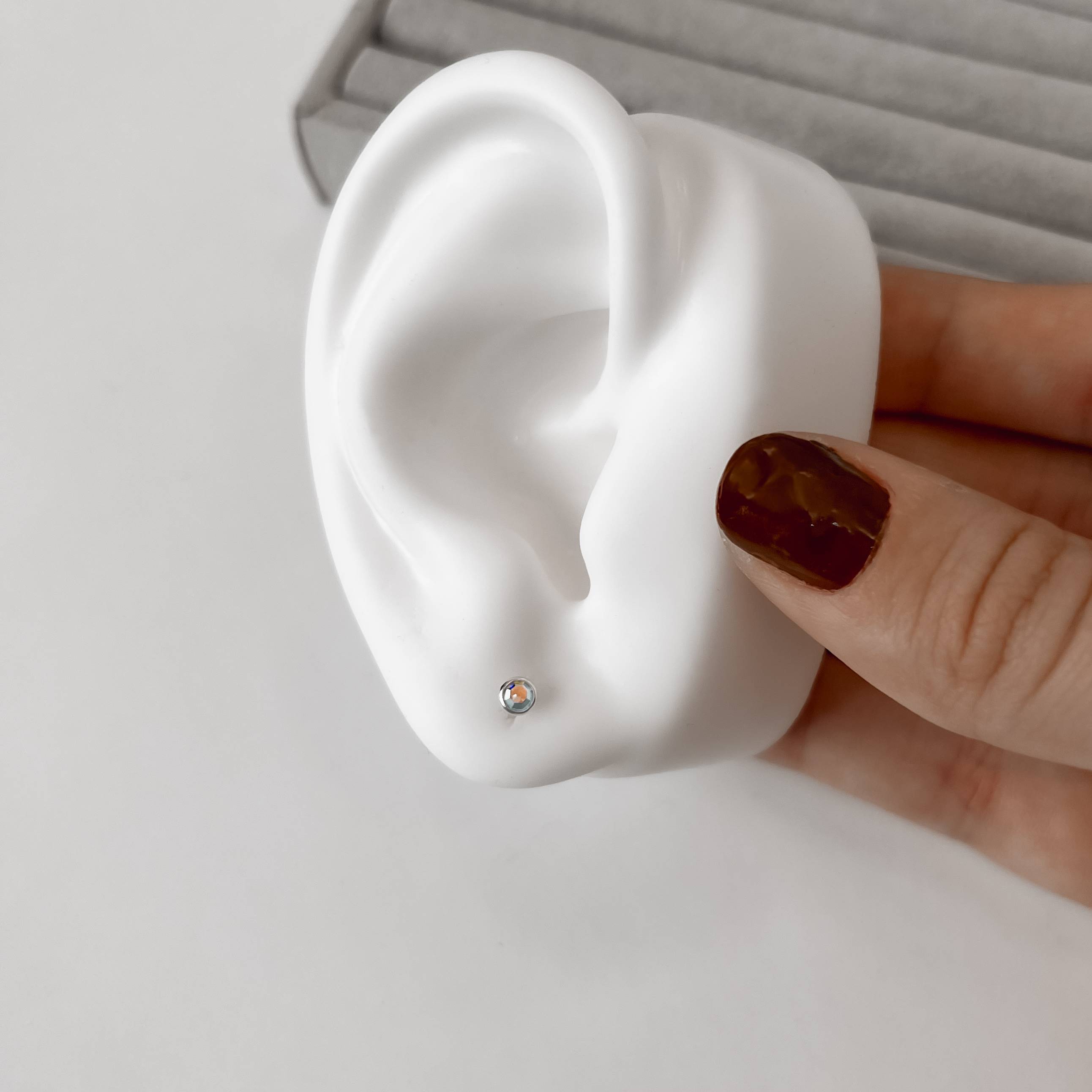 Imagem Secundária Brinco infantil zircônia 3mm furta tarraxa baby - CI