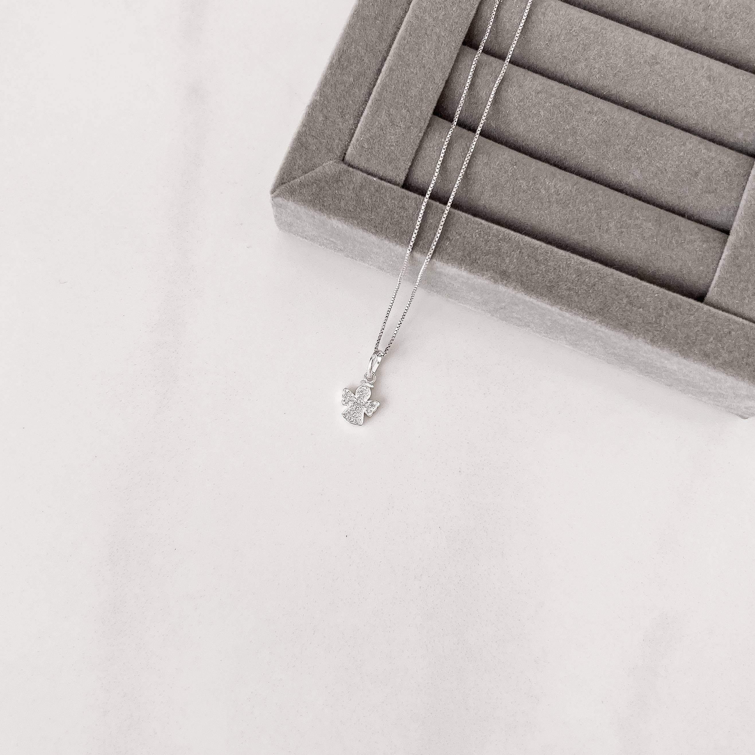 Imagem Secundária Colar pingente anjo cravejado 10mm 45cm