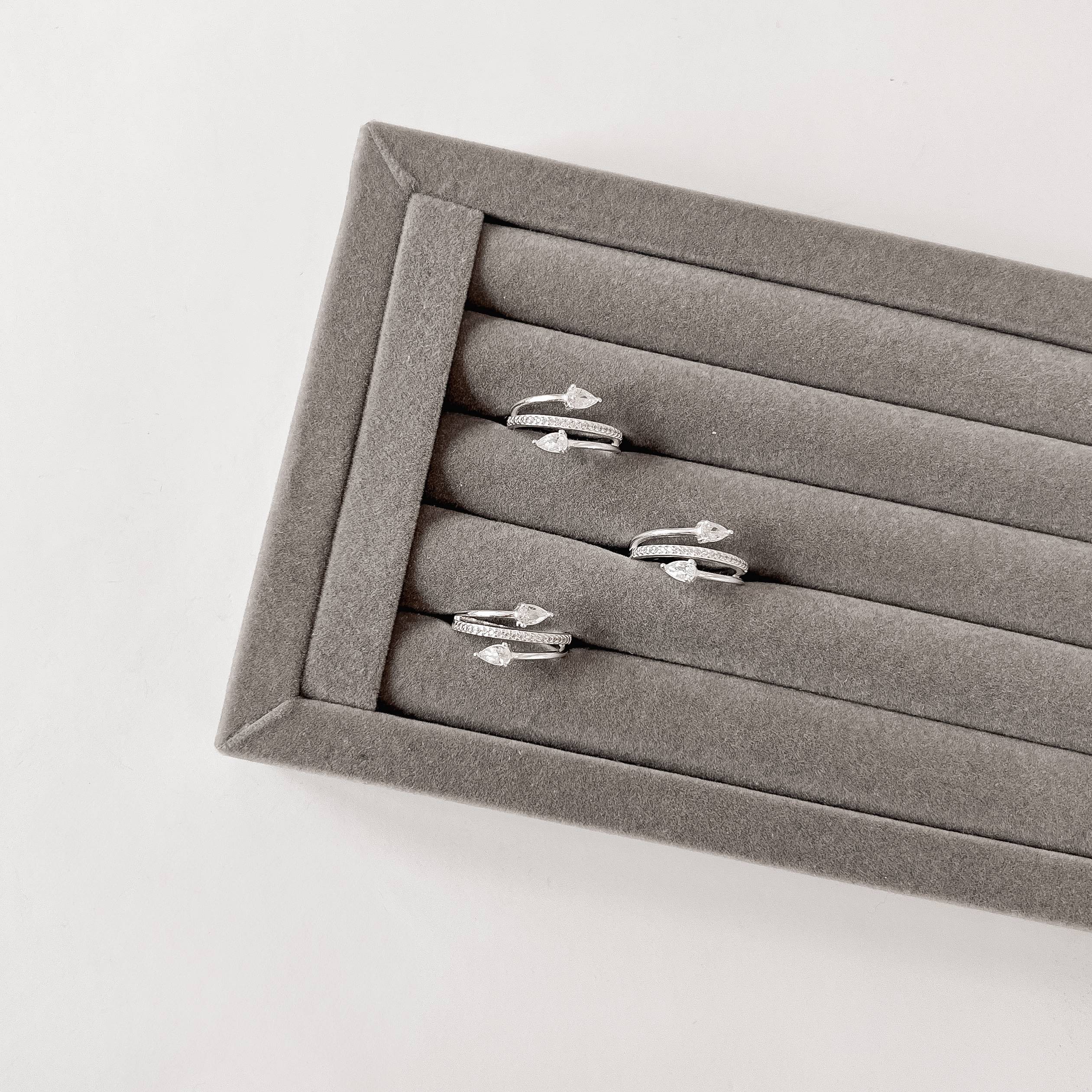 Anel 3 fios meia aliança com zircônias gota