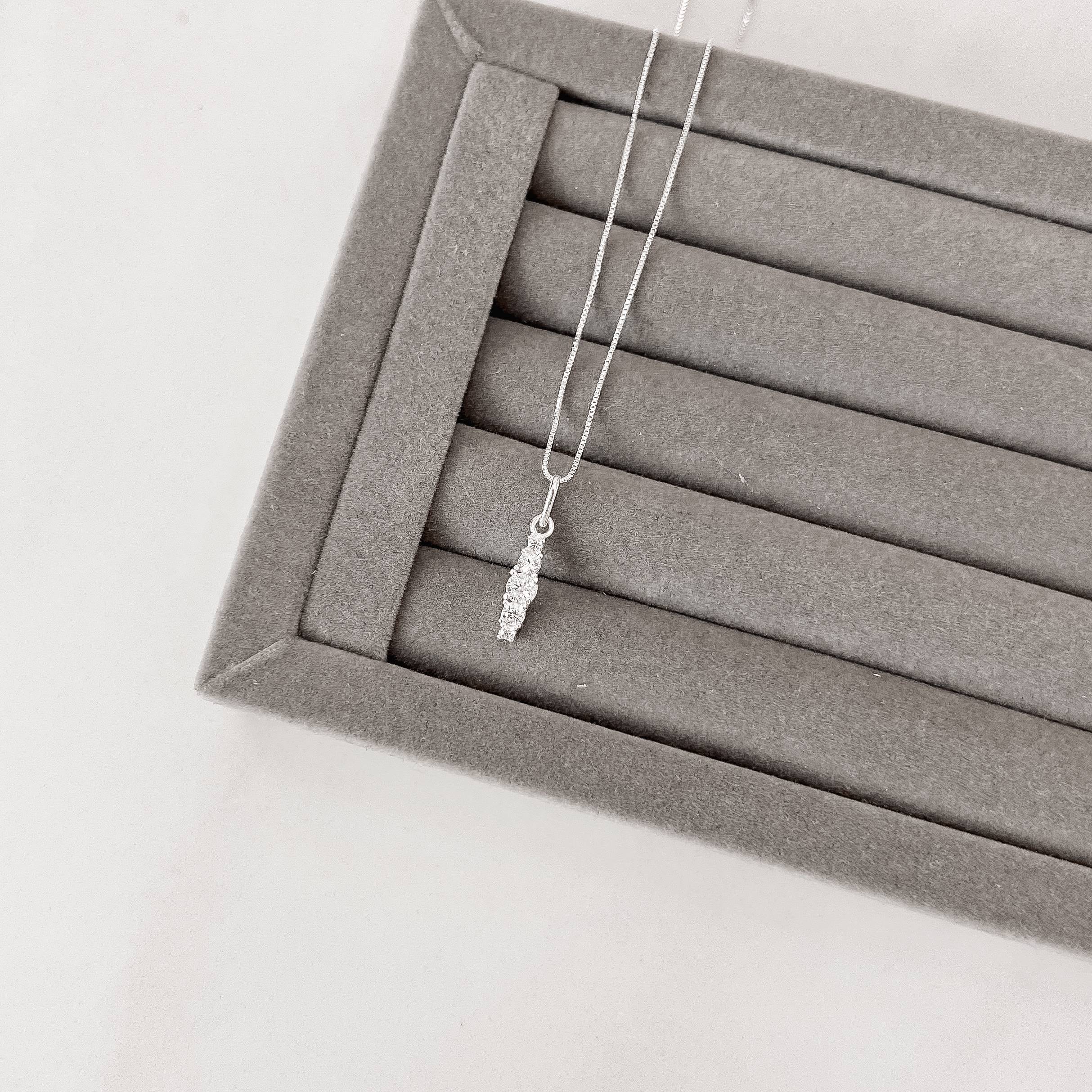 Imagem Colar pingente zircônias 15mm 45cm