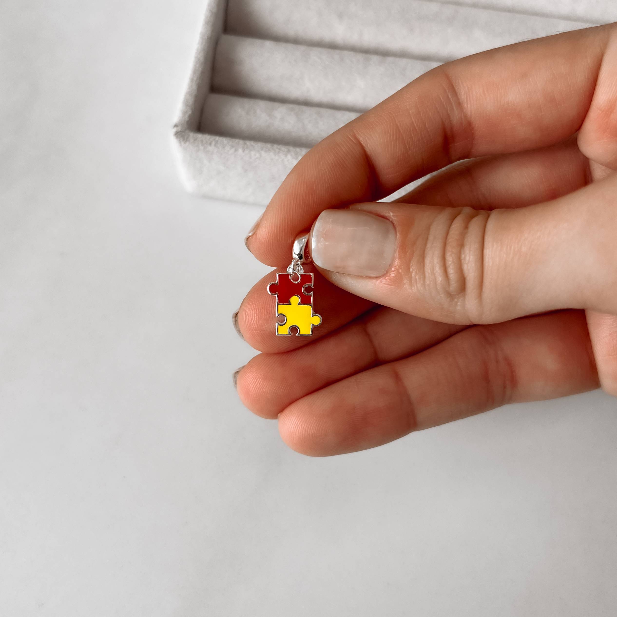 Berloque pingente símbolo autismo 13mm resina
