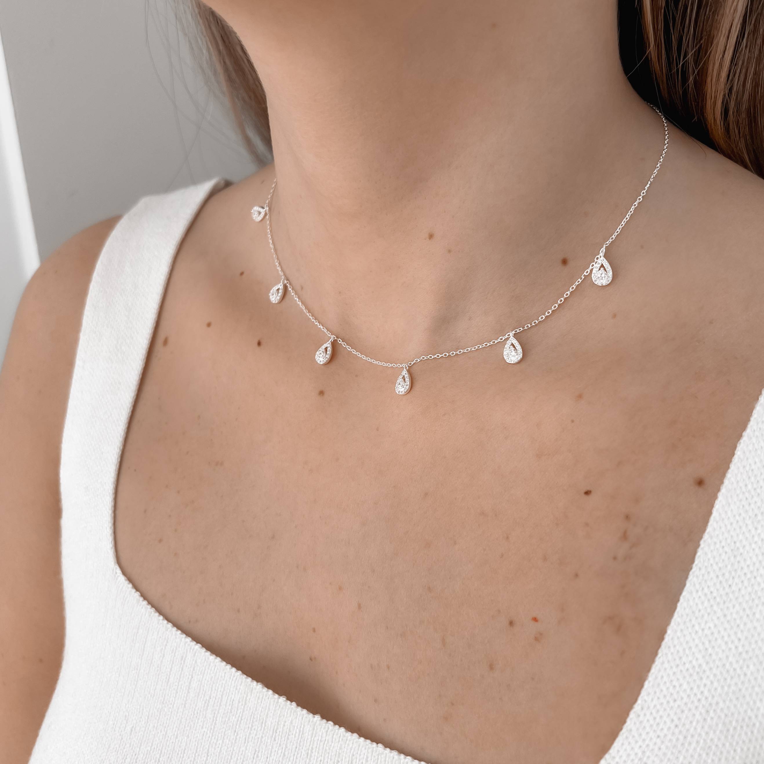 Colar pingentes gotas cravejadas 7mm 40+5cm