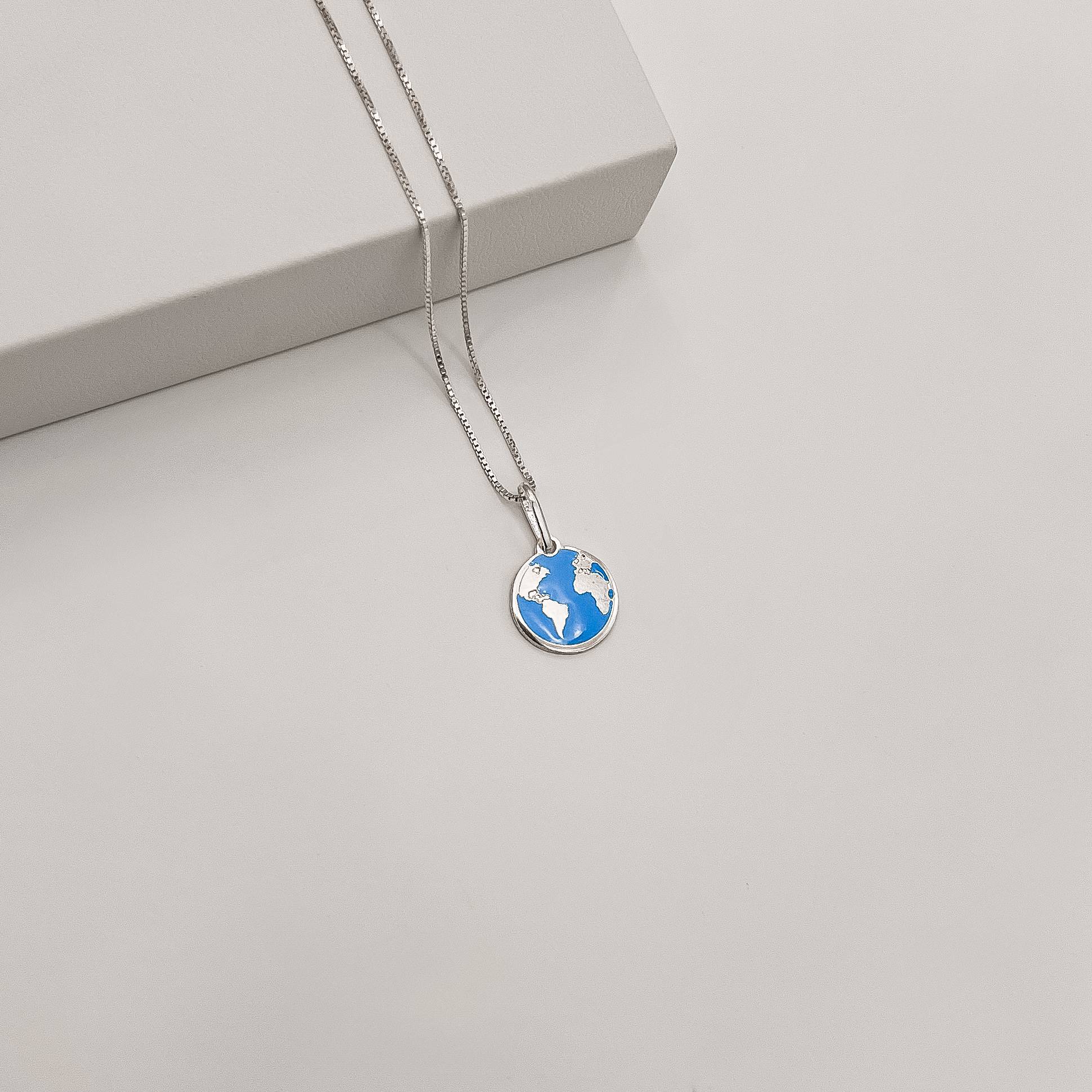 Imagem Secundária Colar pingente planeta Terra resina 12mm 40cm