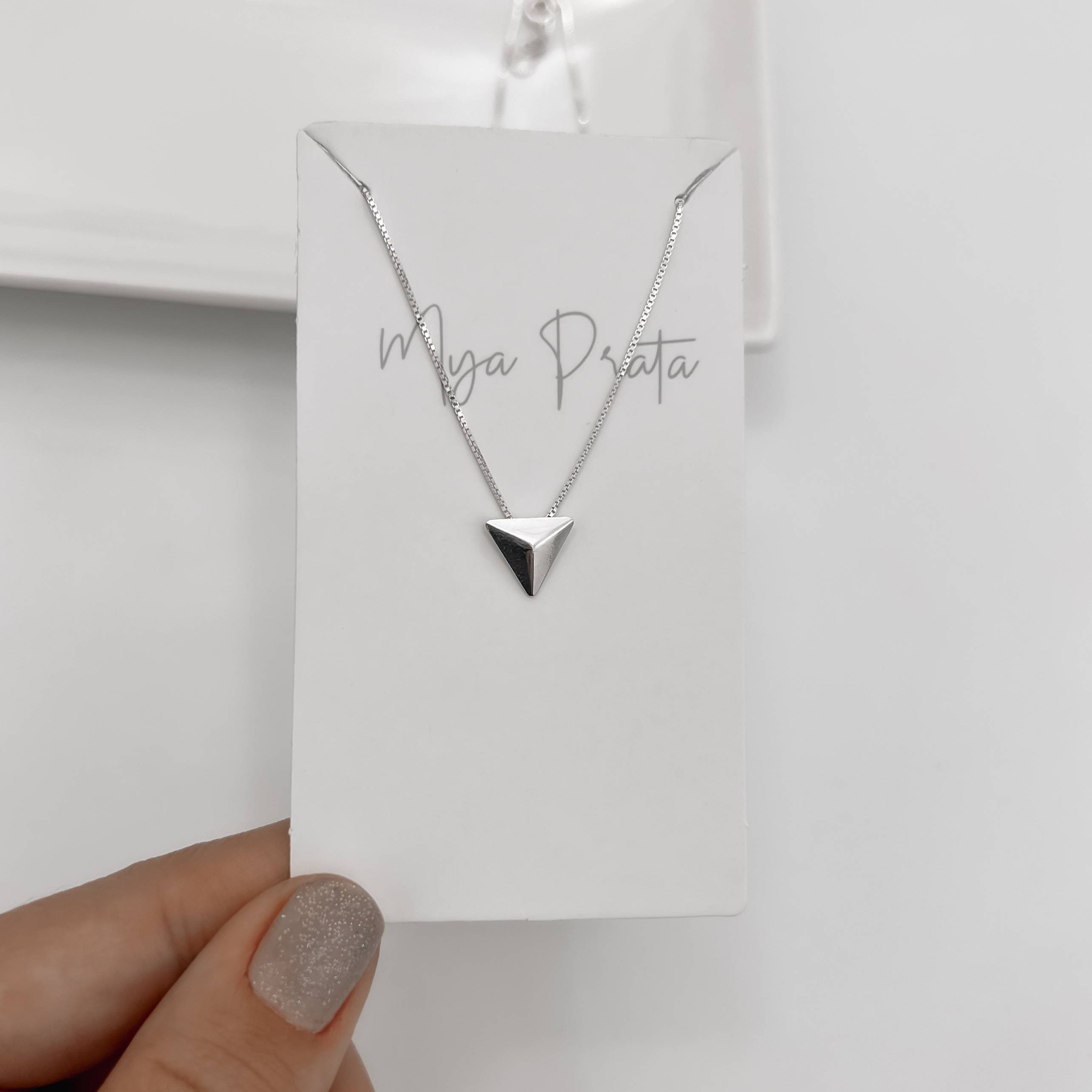 Colar triângulo invertido 9mm 45cm