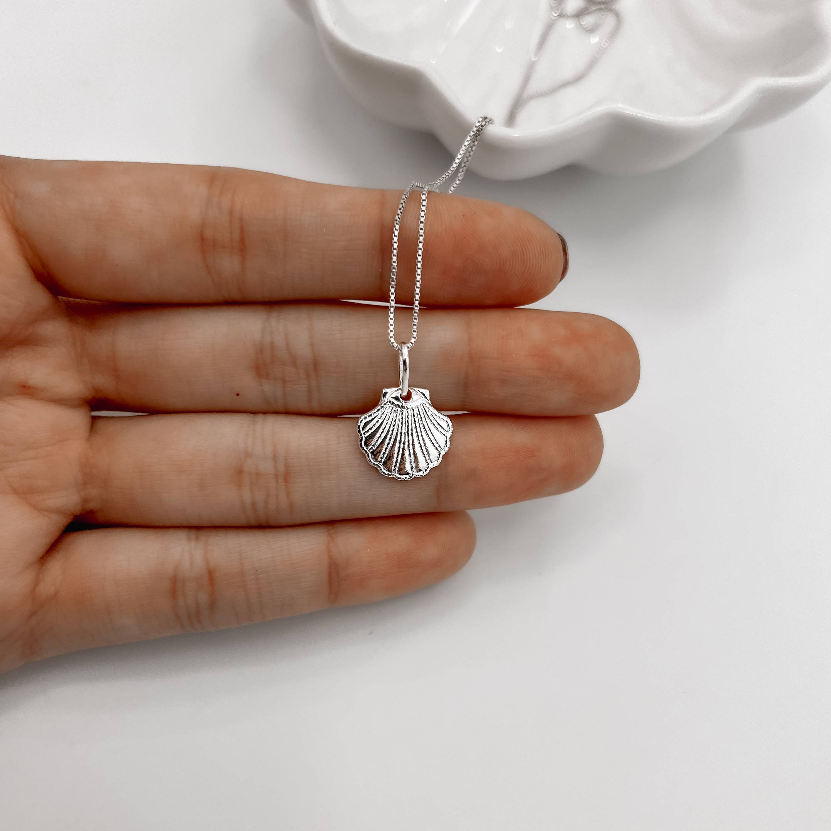 Imagem Secundária Colar pingente concha 13mm 45cm