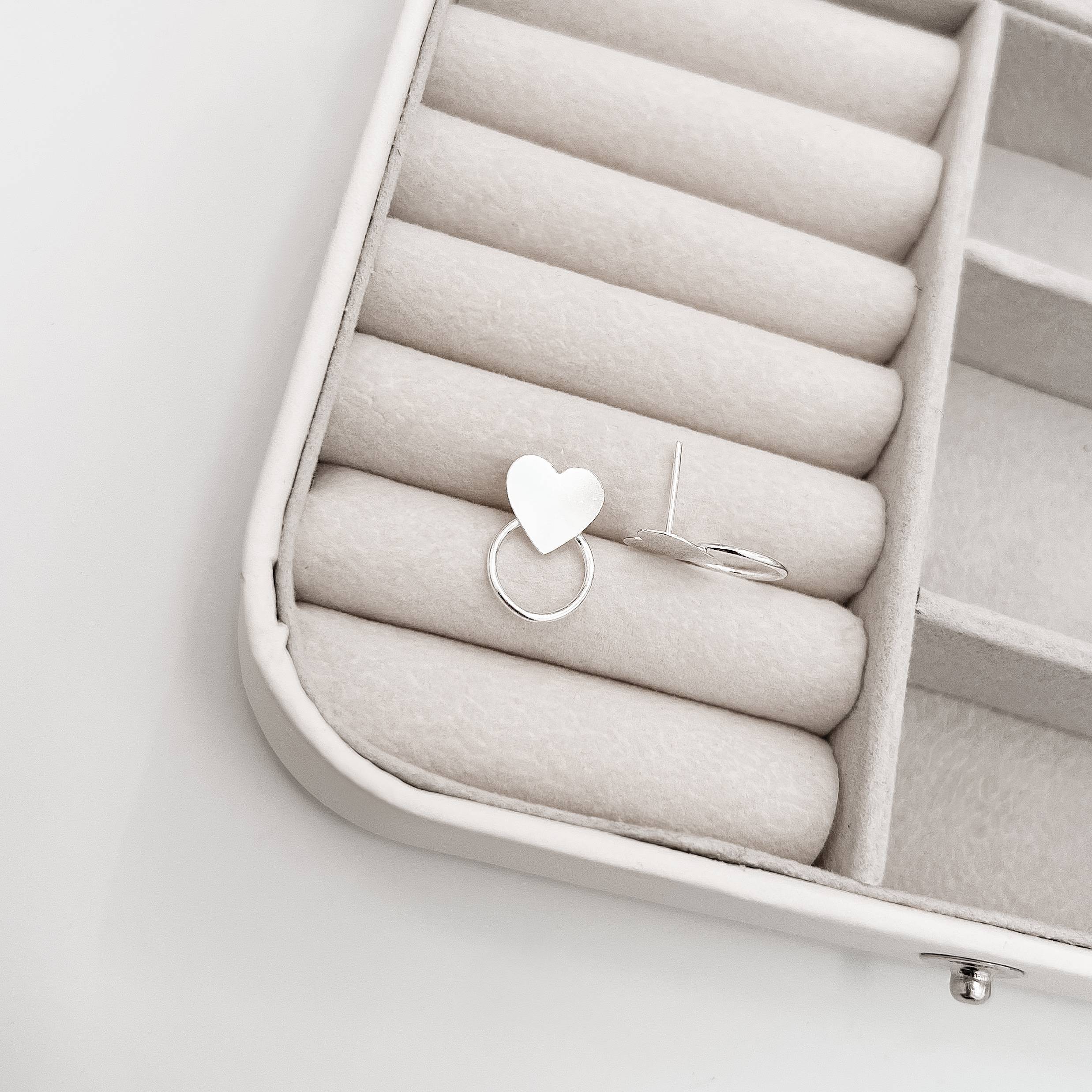 Imagem Secundária Brinco coração com círculo vazado 16mm