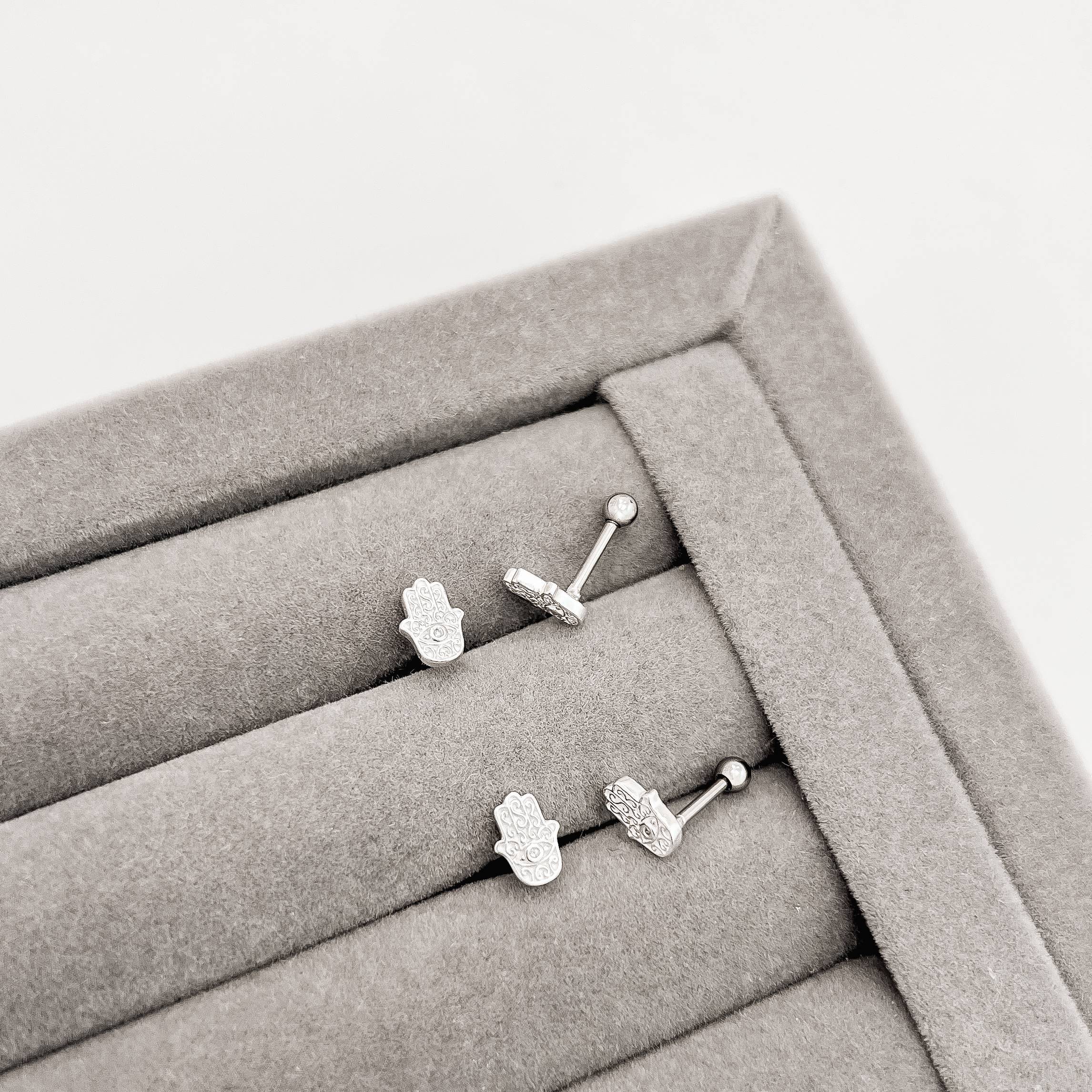 Piercing haste mão desenhada com zircônia 7mm