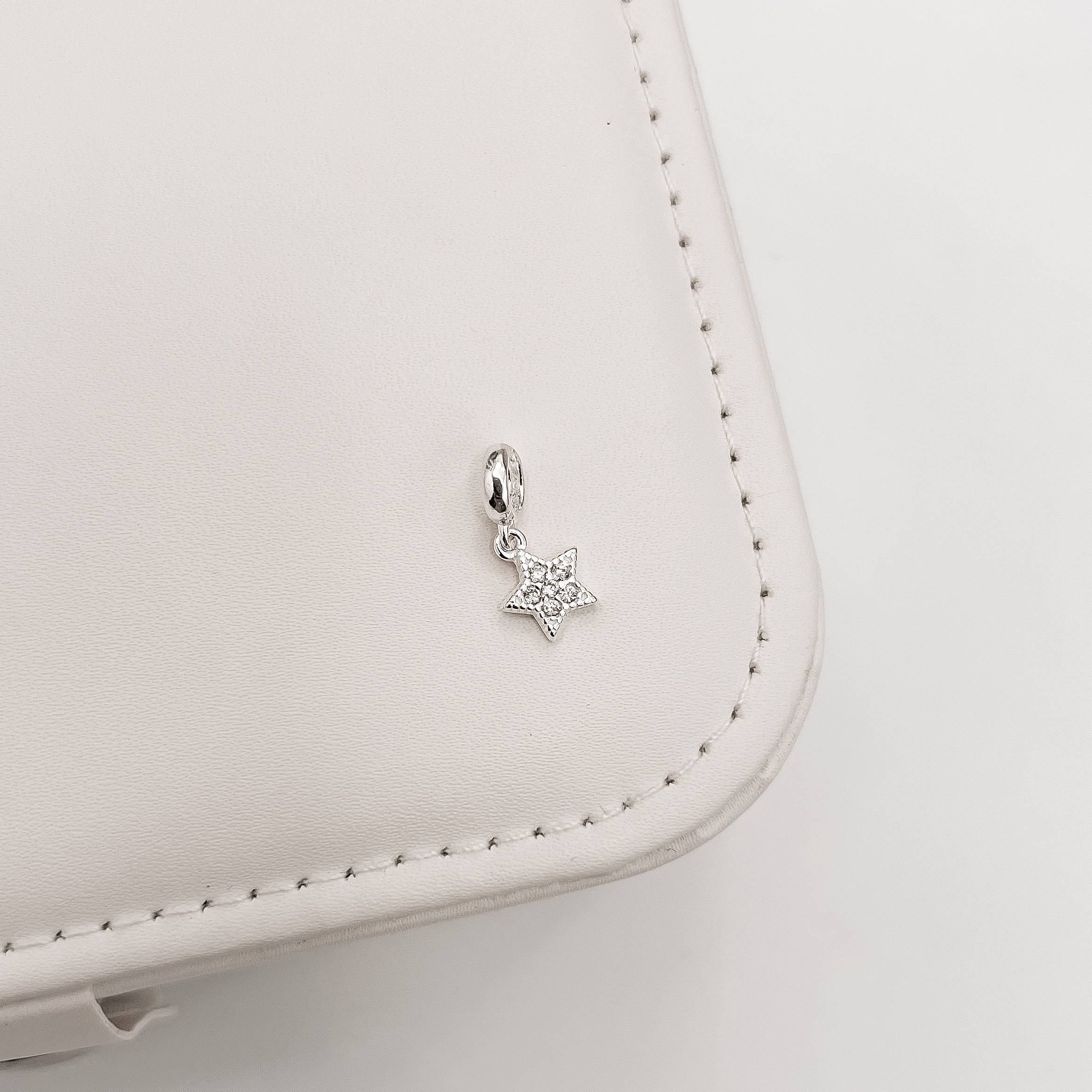 Berloque pingente estrela cravejada 8mm