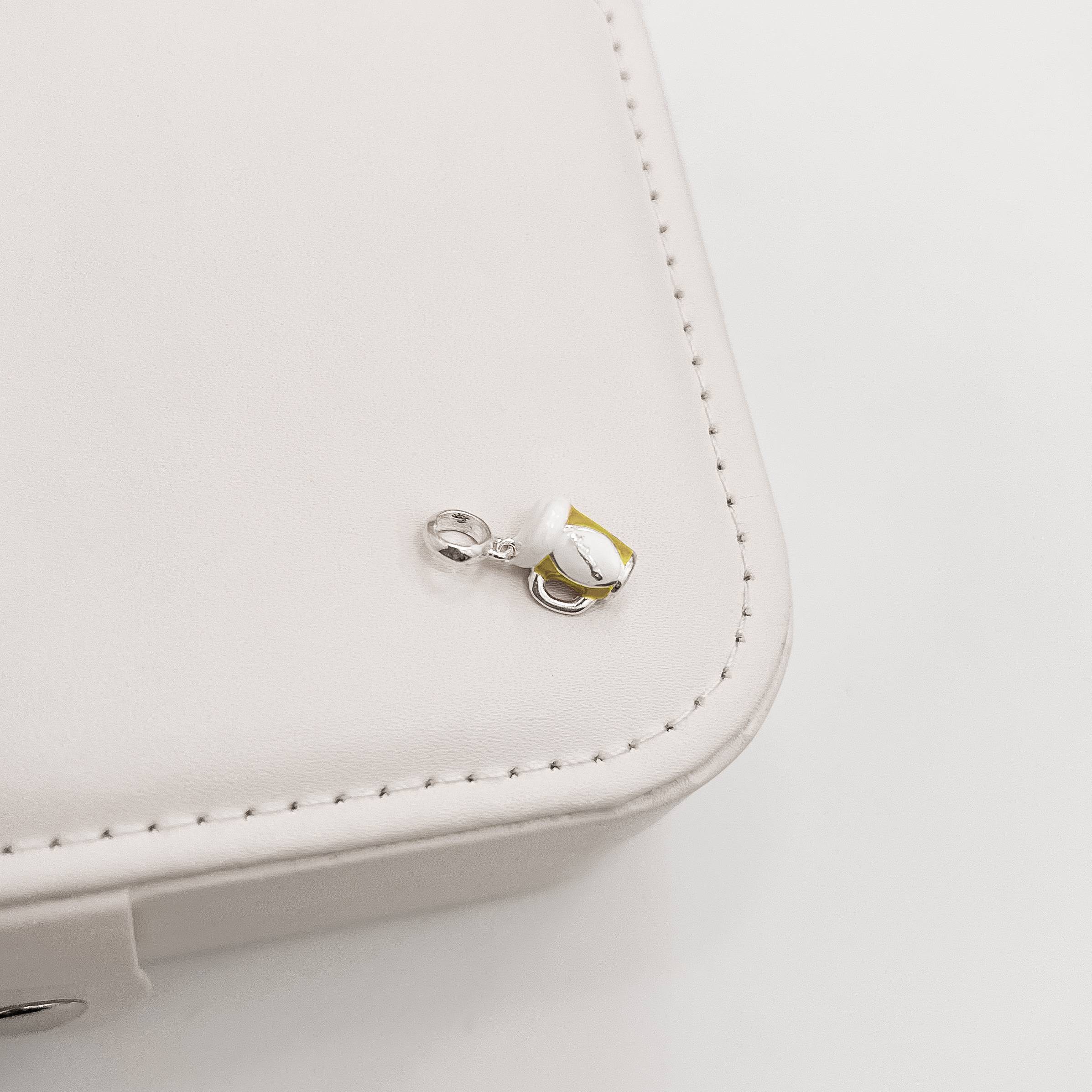 Berloque pingente caneca de chopp resina 10mm