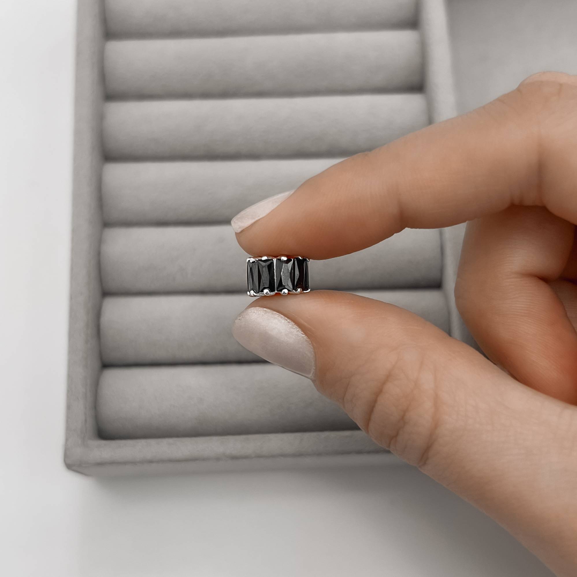 Berloque separador zircônias retangulares ônix 9mm