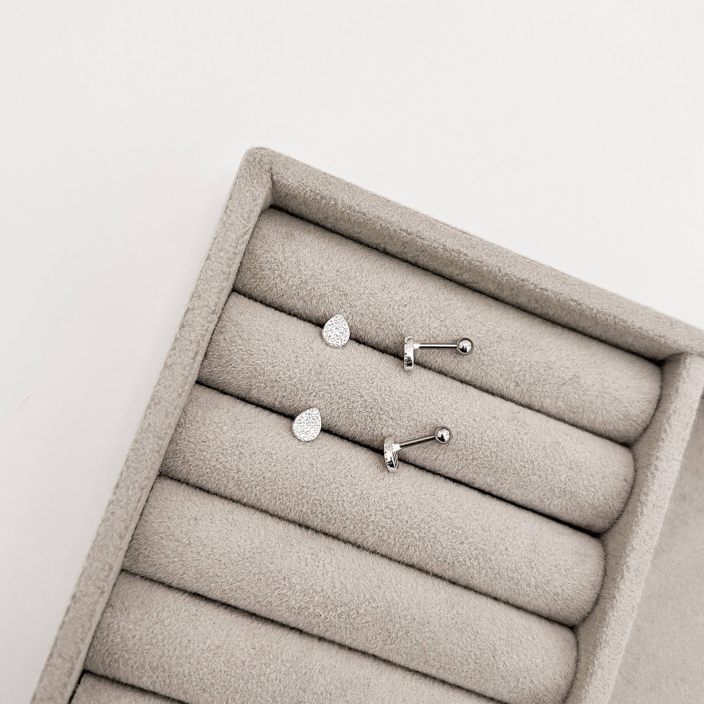 Piercing haste gota cravejada 6mm