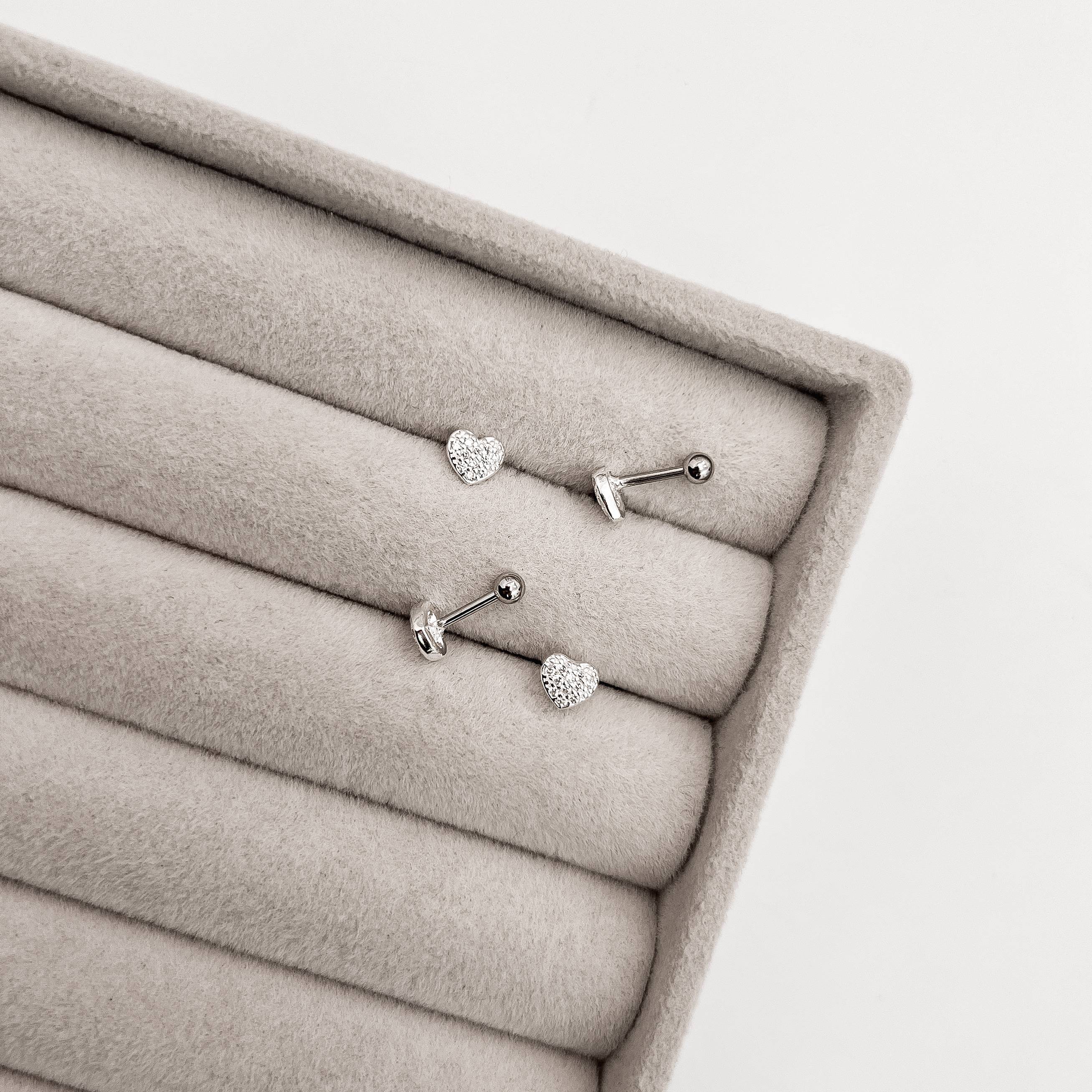 Piercing haste coração todo cravejado 5mm