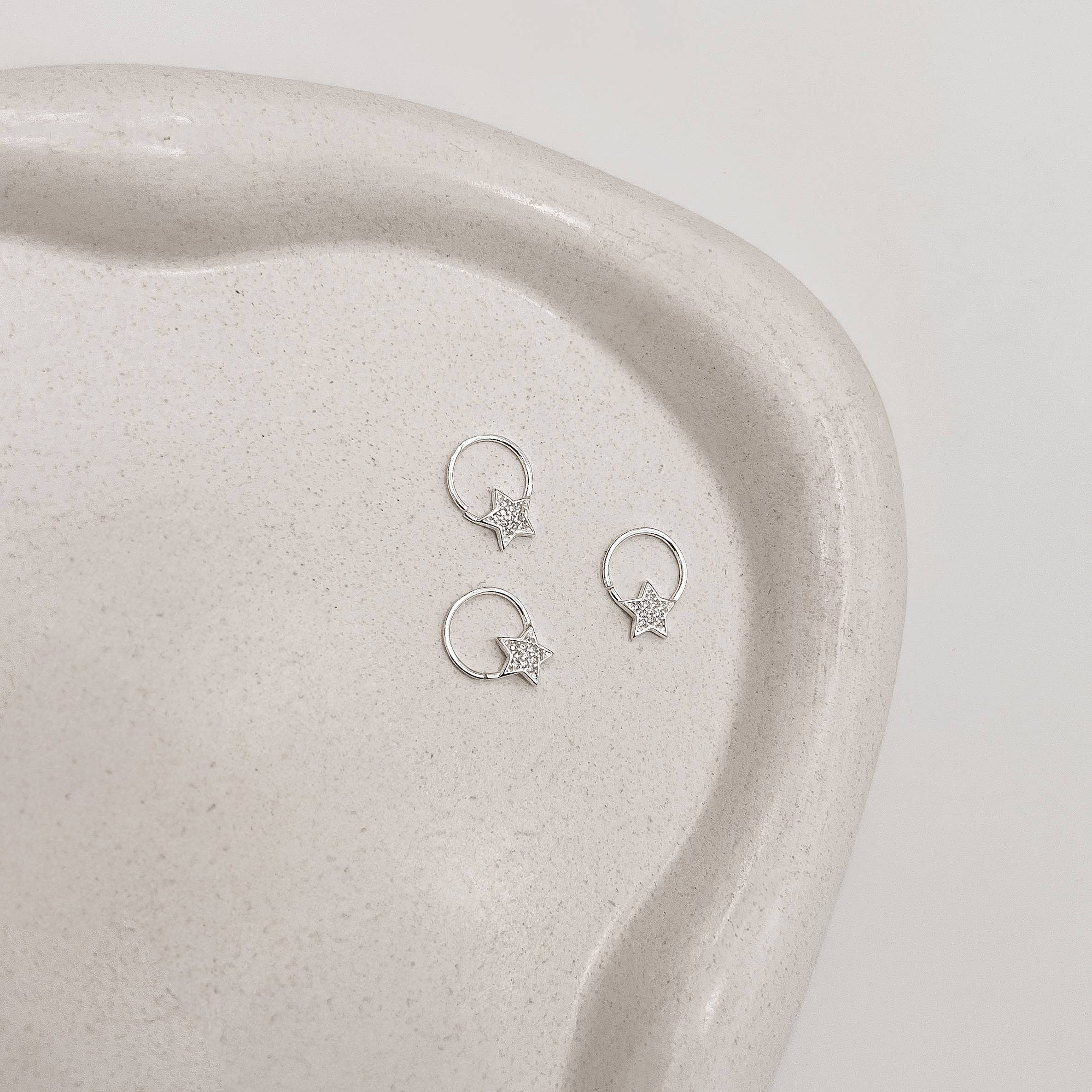 Piercing argola com estrela cravejada 11mm