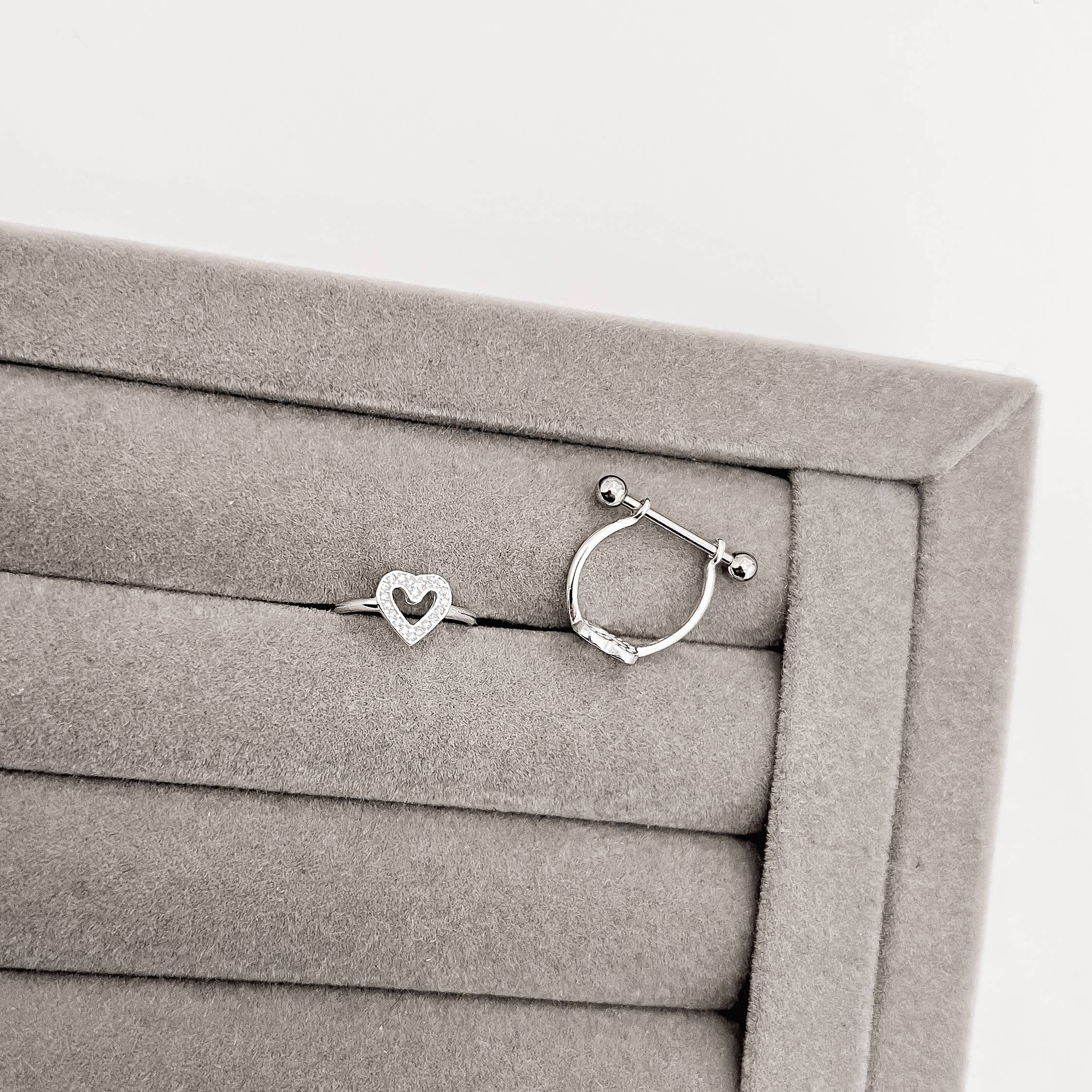 Piercing conch coração vazado cravejado 13mm haste