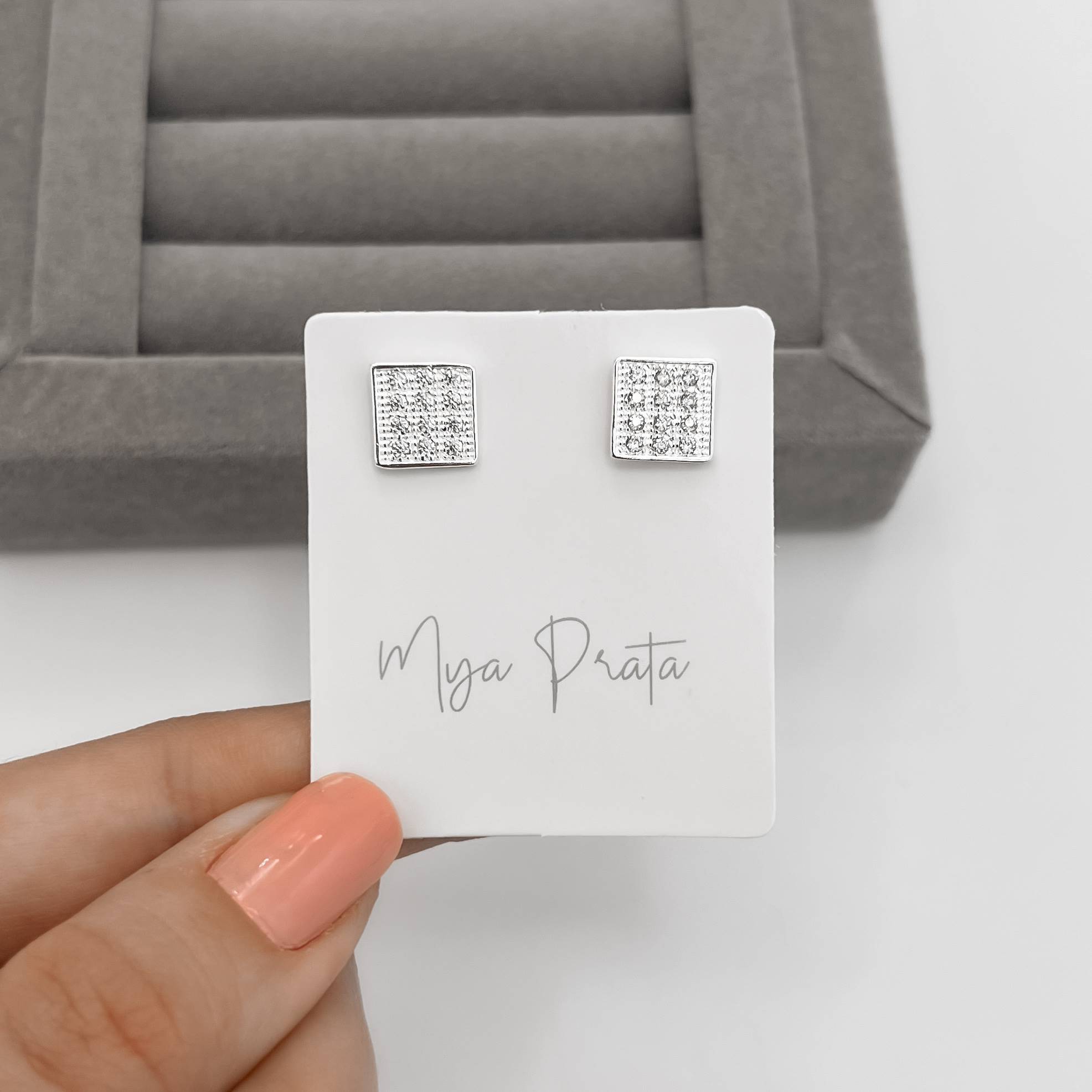 Imagem Secundária Brinco quadrado cravejado 9mm